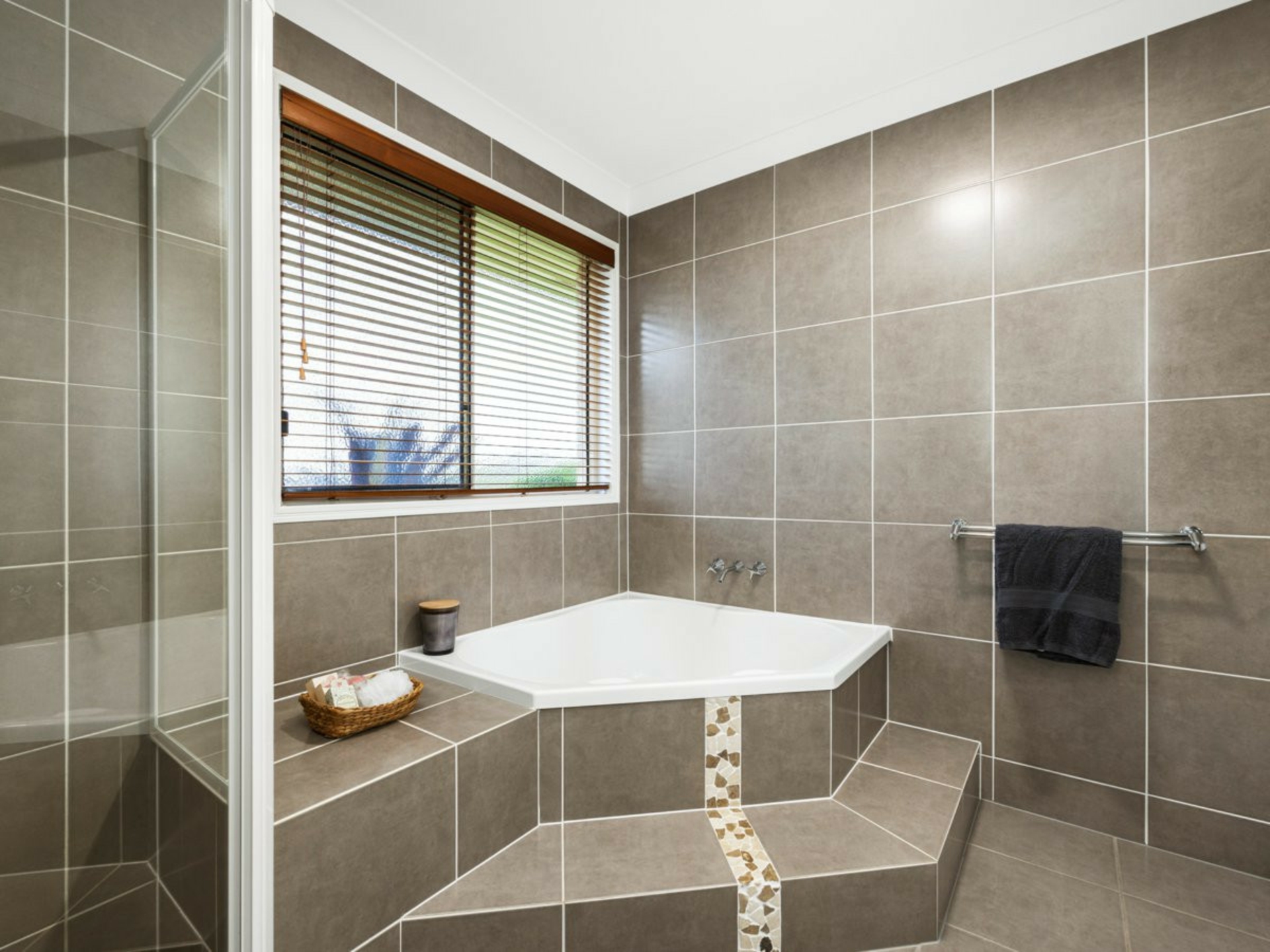 29 Woodrows Road, GLASS HOUSE MOUNTAINS