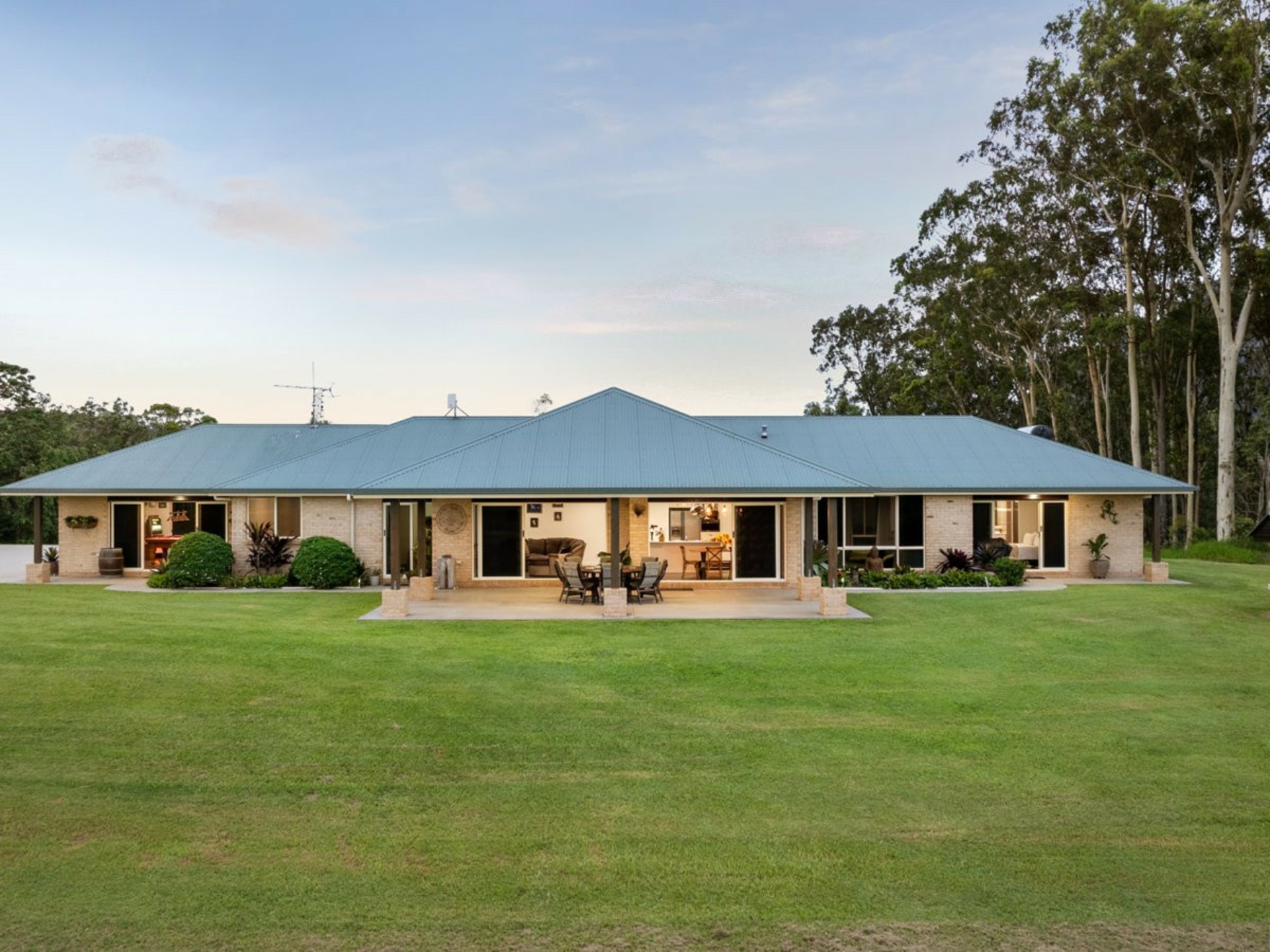 29 Woodrows Road, GLASS HOUSE MOUNTAINS