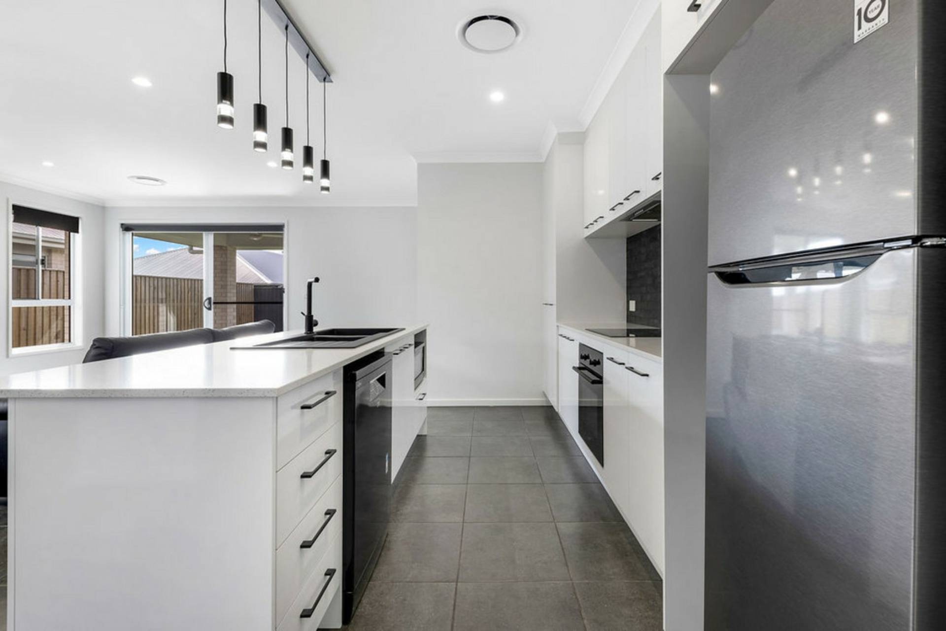 31 Tamborine Crescent, BANYA