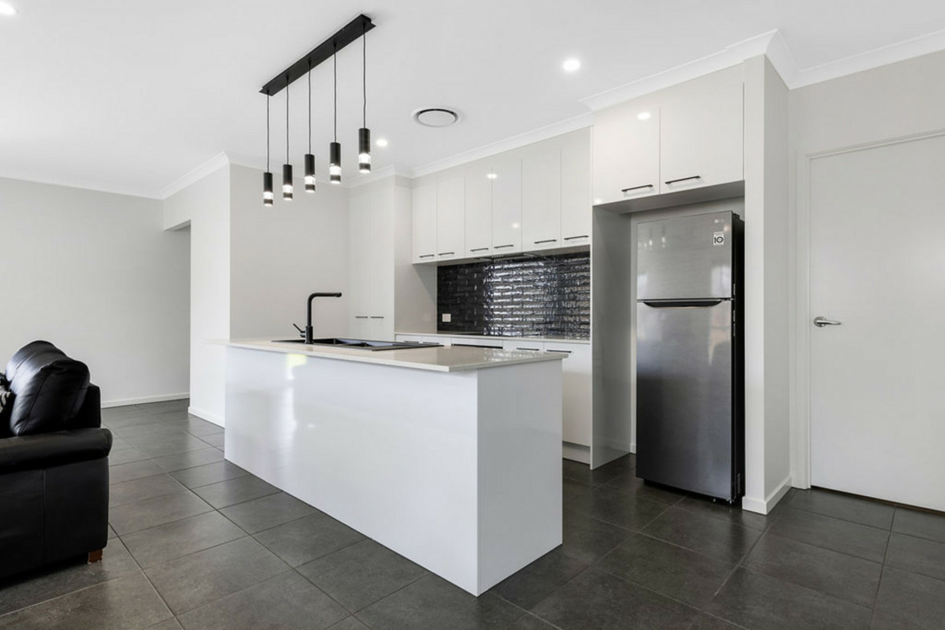 31 Tamborine Crescent, BANYA