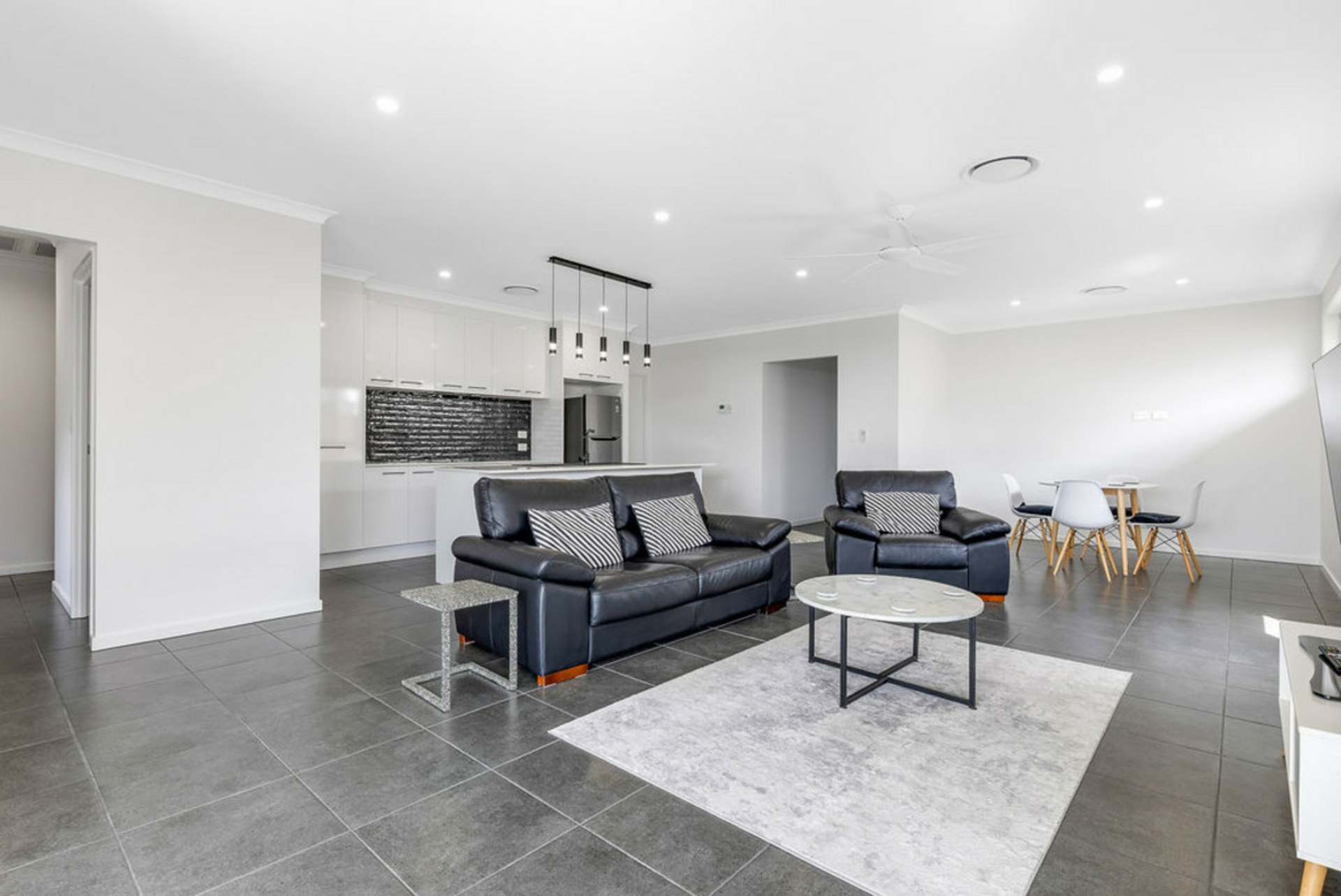 31 Tamborine Crescent, BANYA