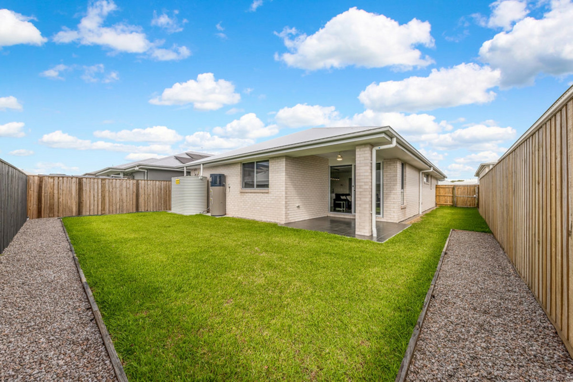 31 Tamborine Crescent, BANYA