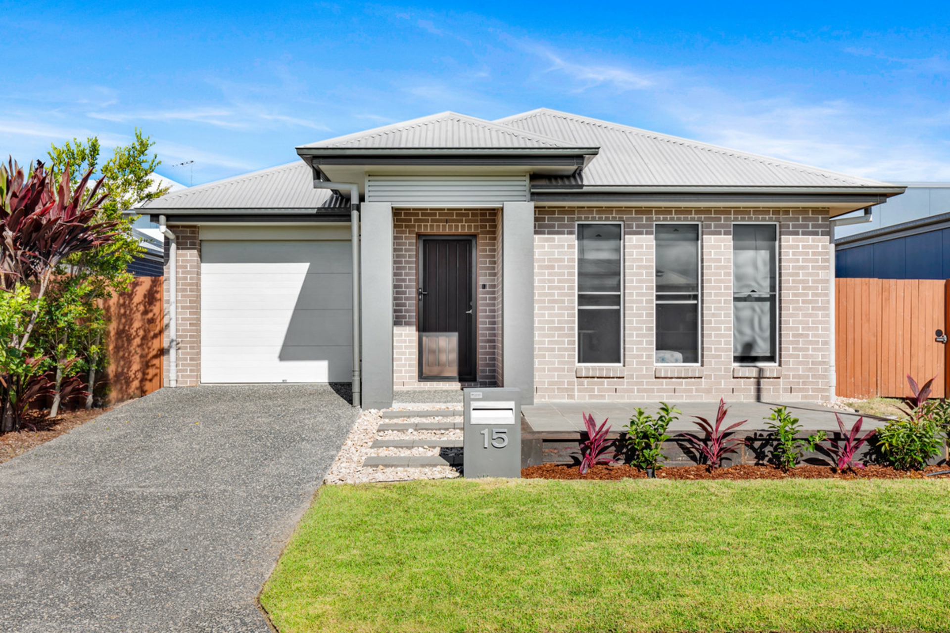 15 Wood Crescent, Baringa