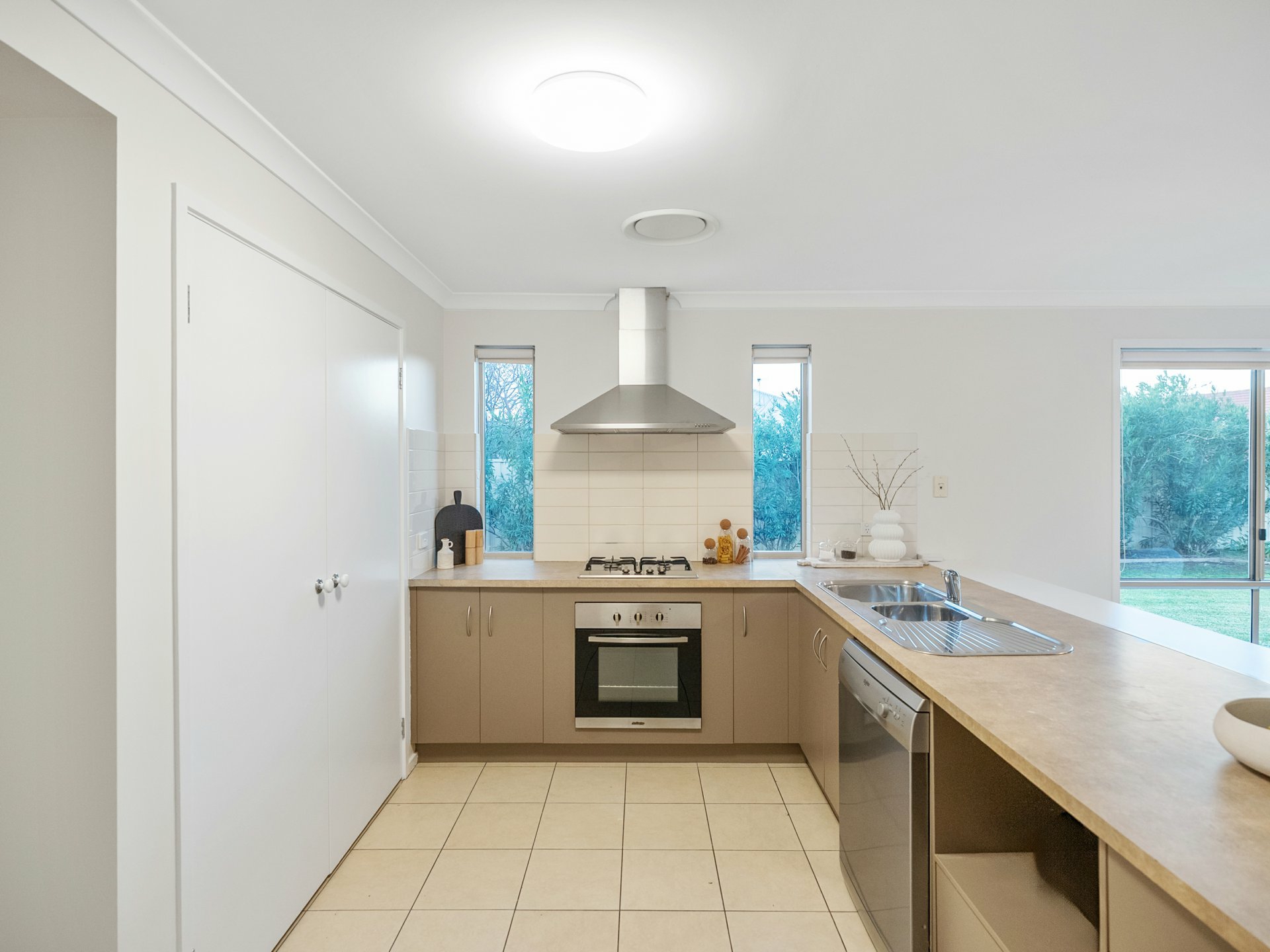 6 Harrison Place — photo 4 of 15