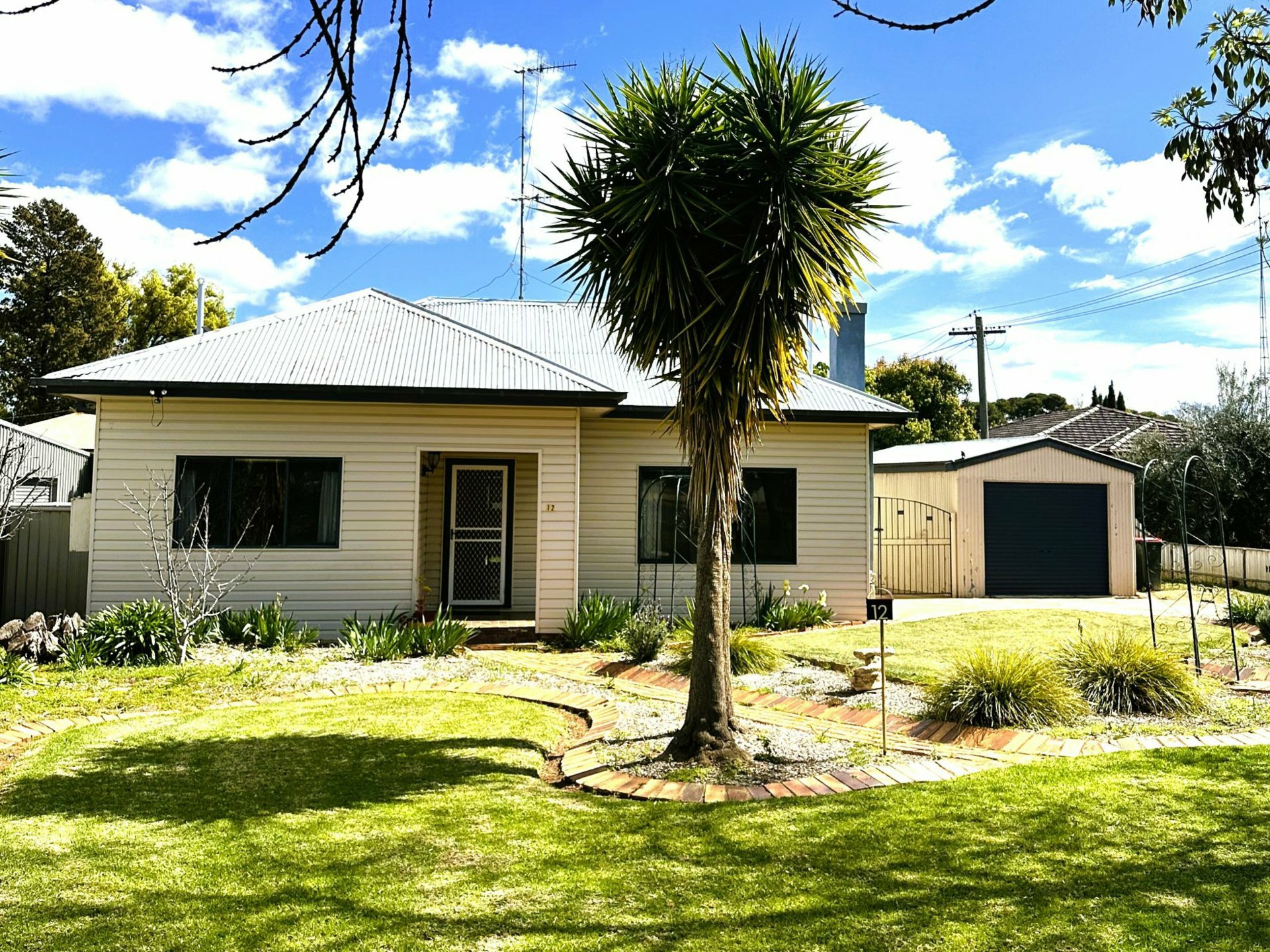 12 Wyangan Avenue — photo from LJ Hooker Griffith