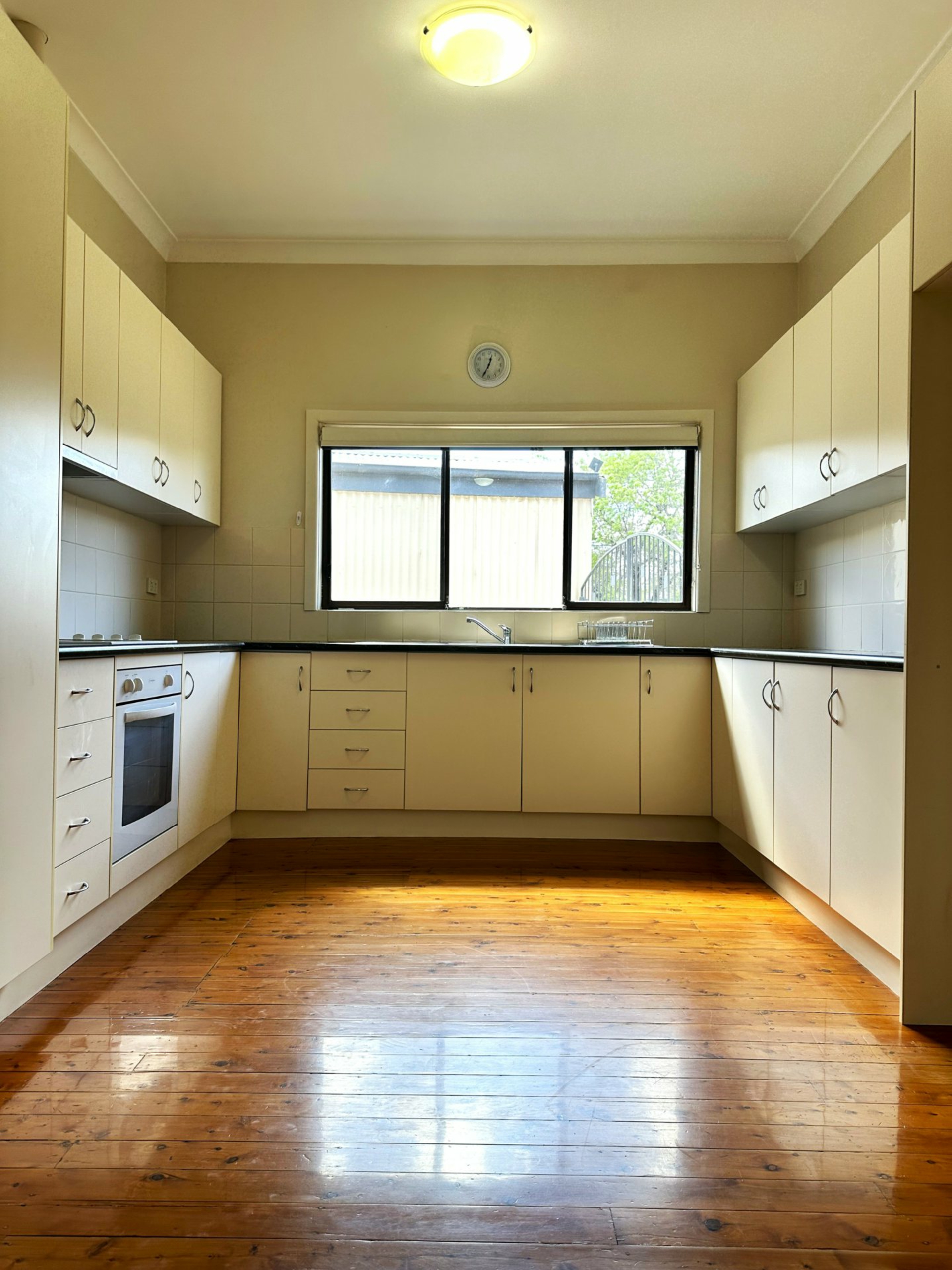 12 Wyangan Avenue — photo 3 of 9