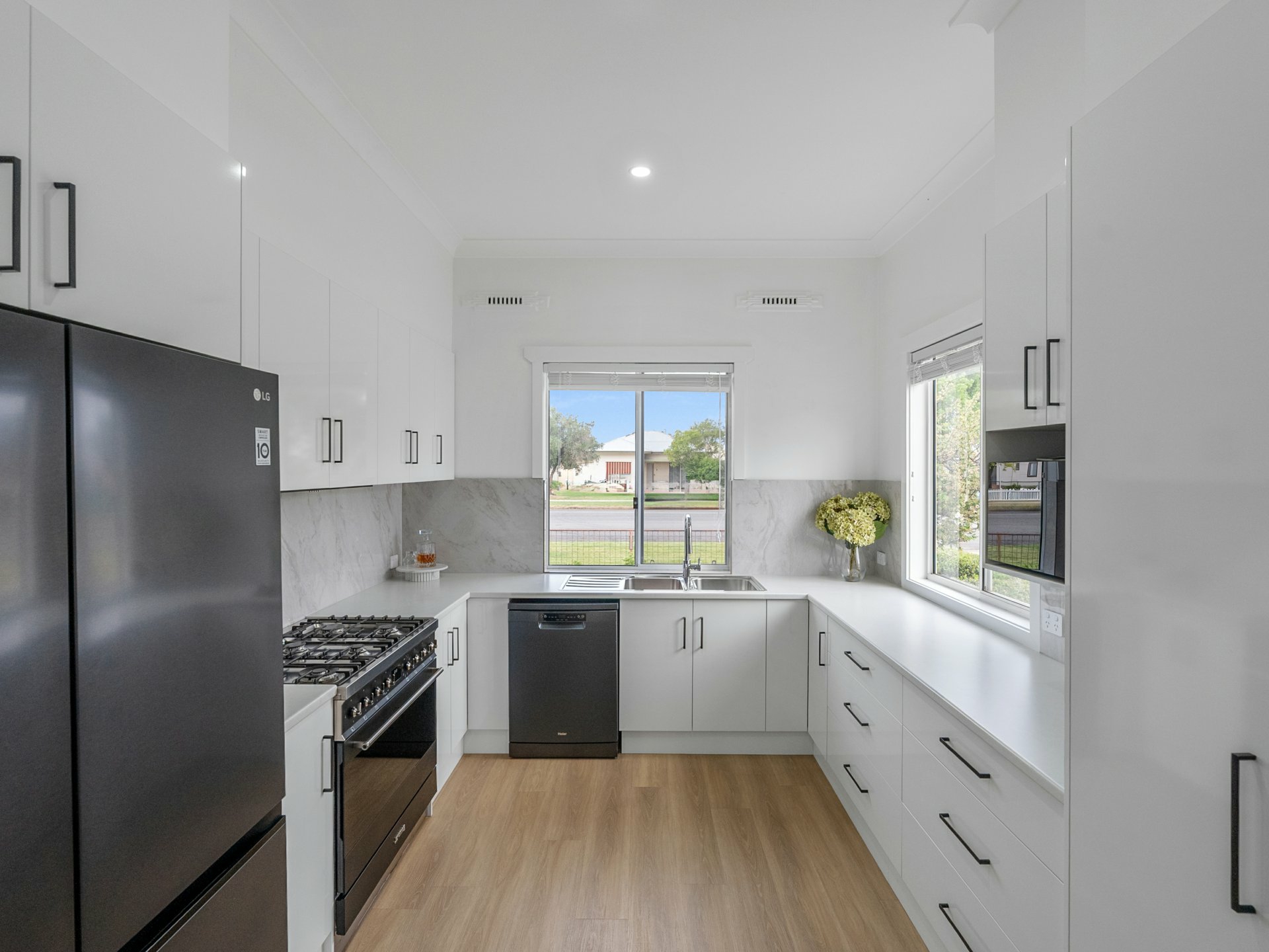 6 Gorton Street — photo 2 of 9