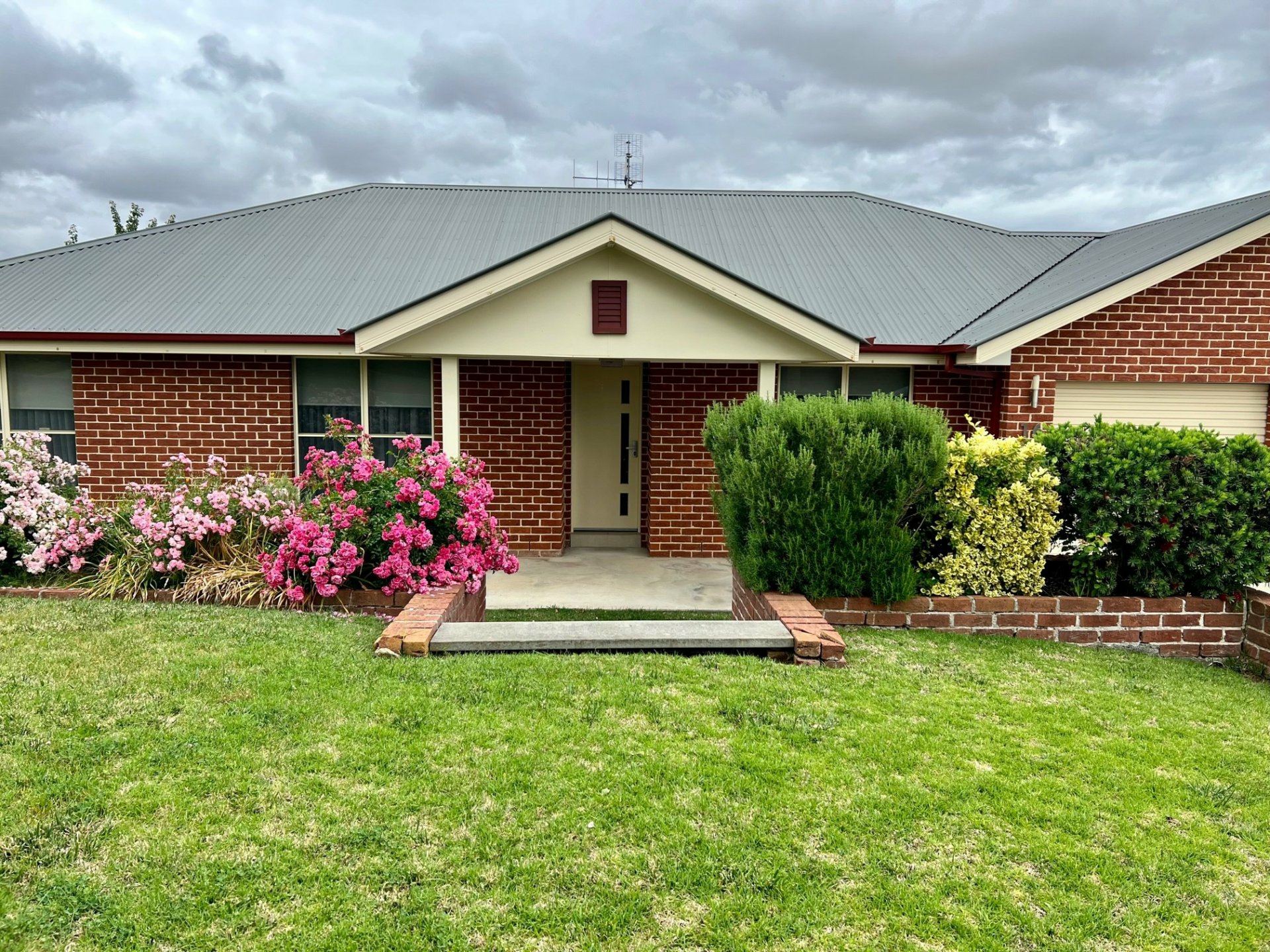 16 Joubert Drive, LLANARTH