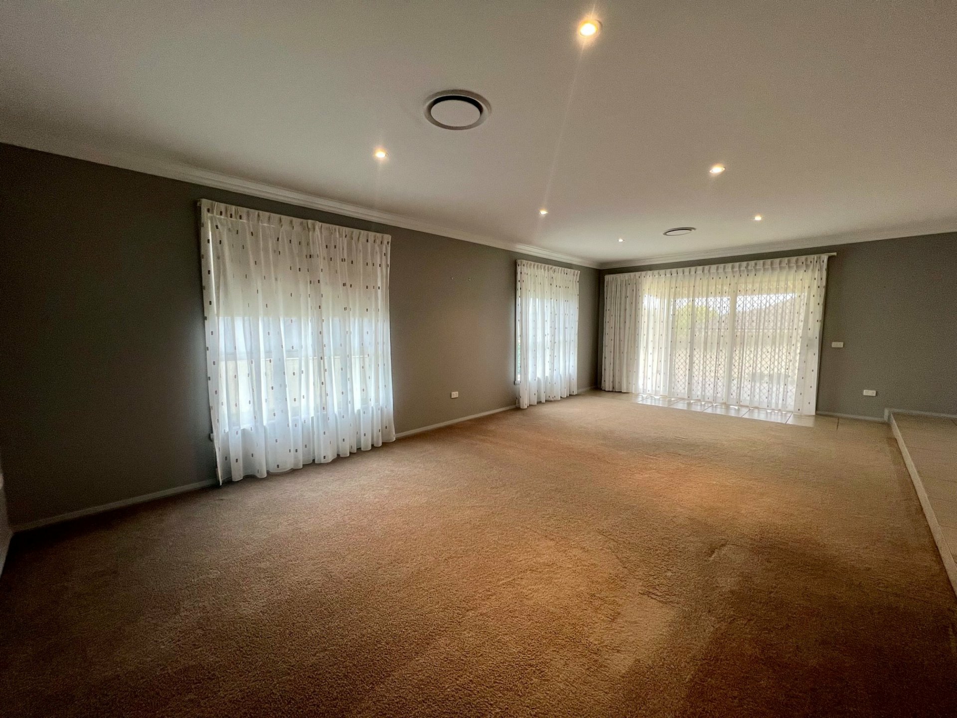 16 Joubert Drive, LLANARTH