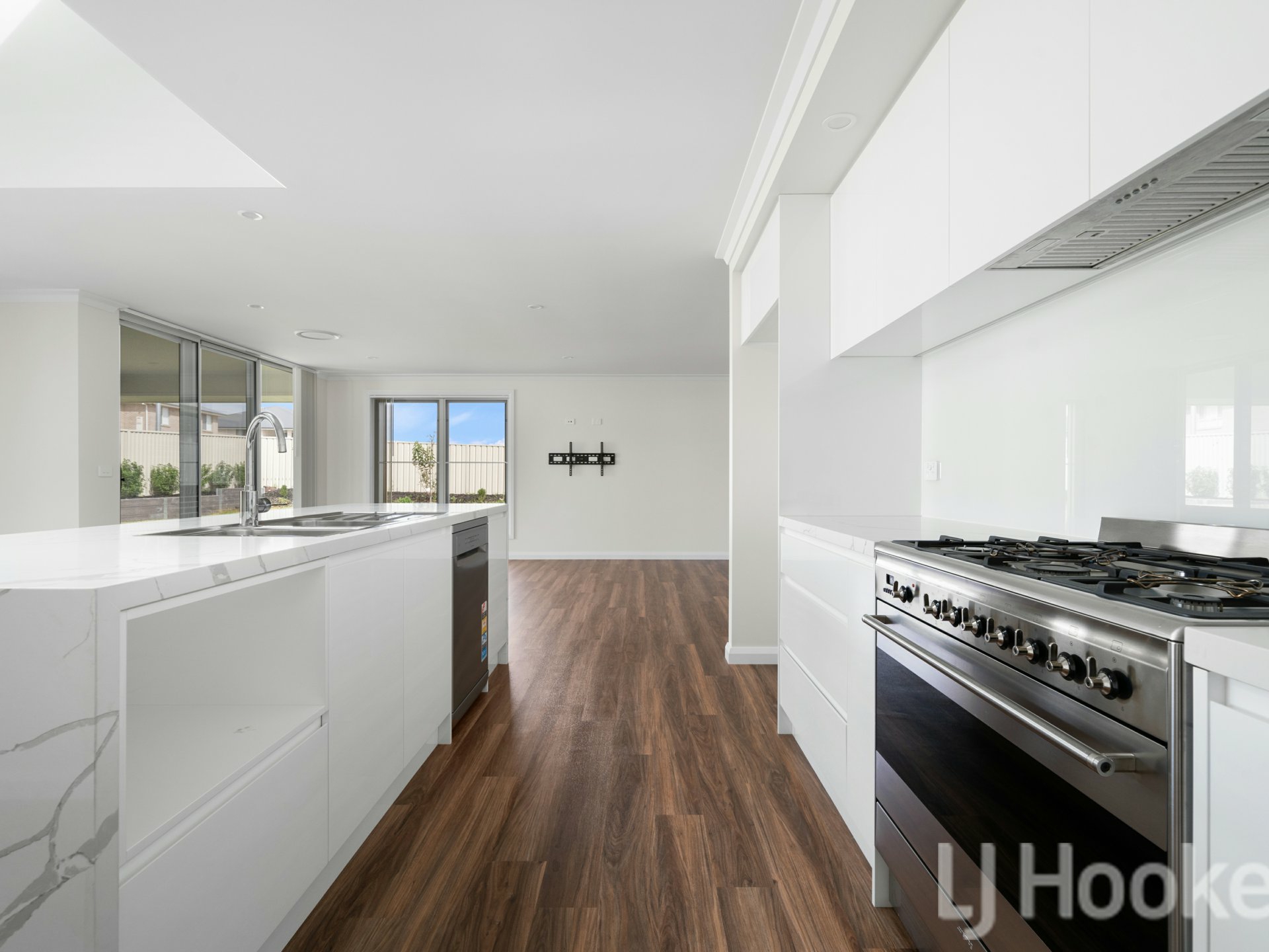 1 Lyon Close, KELSO