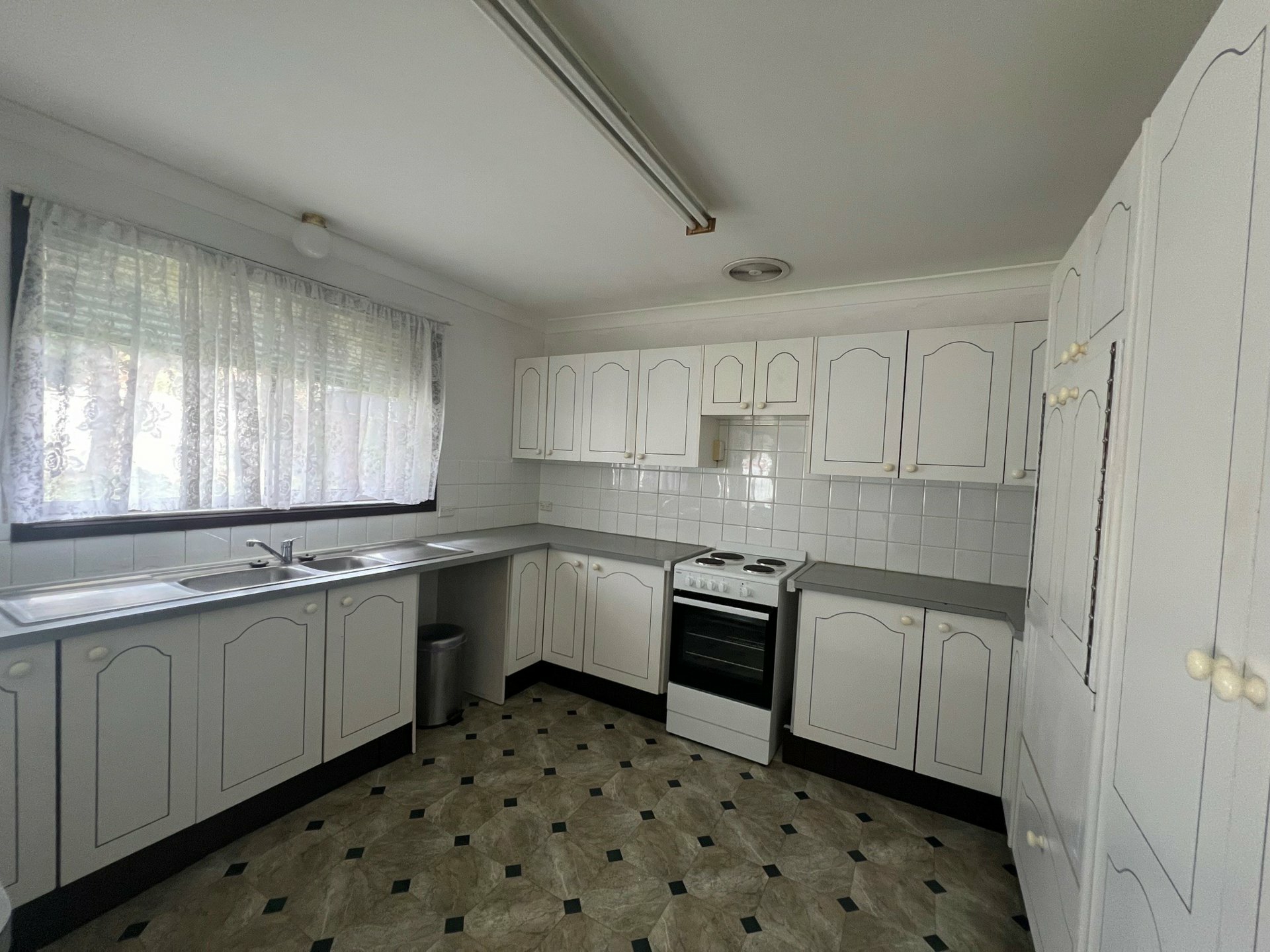 41 Hill Street, WEST BATHURST