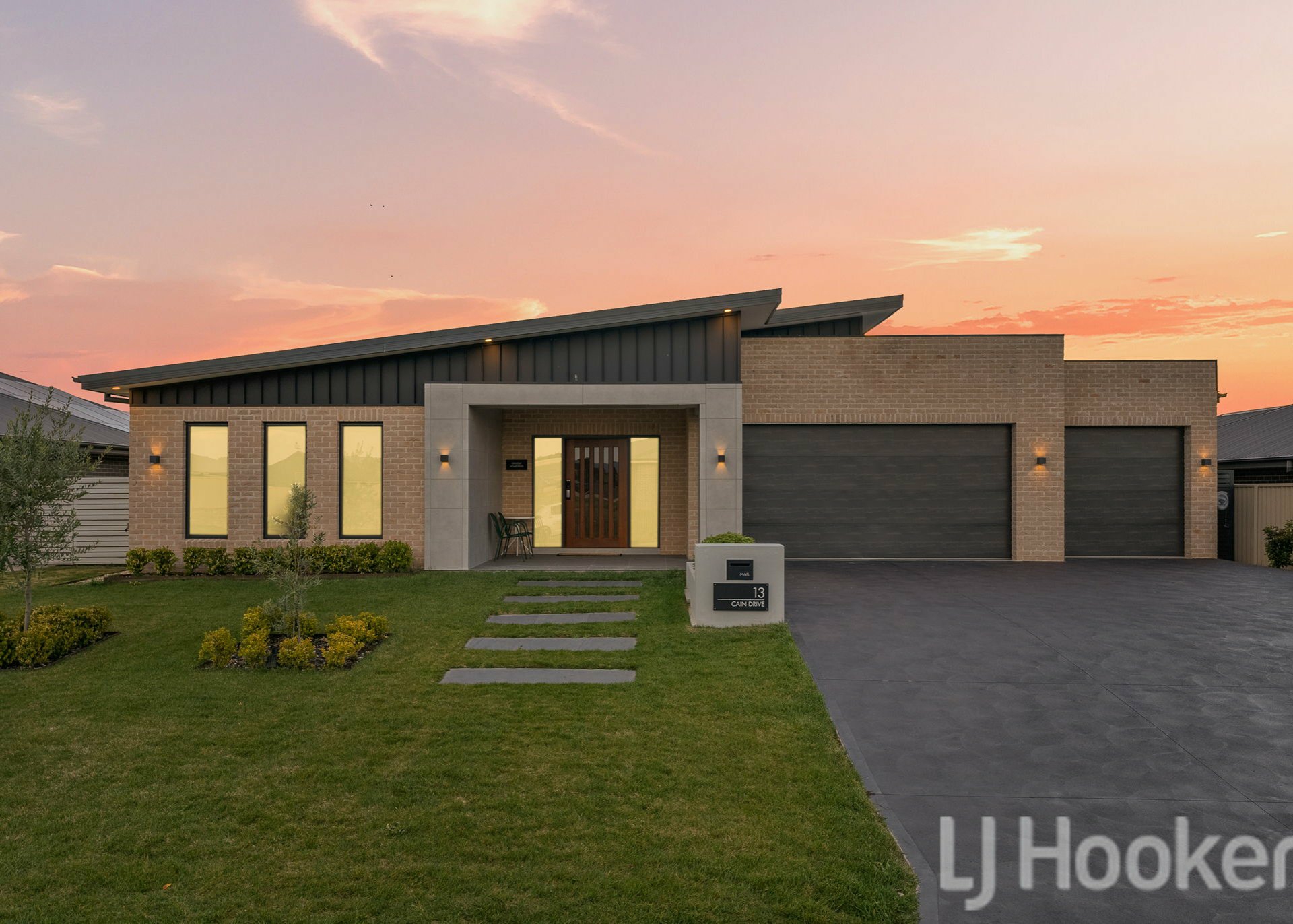 13 Cain Drive — photo 2 of 27