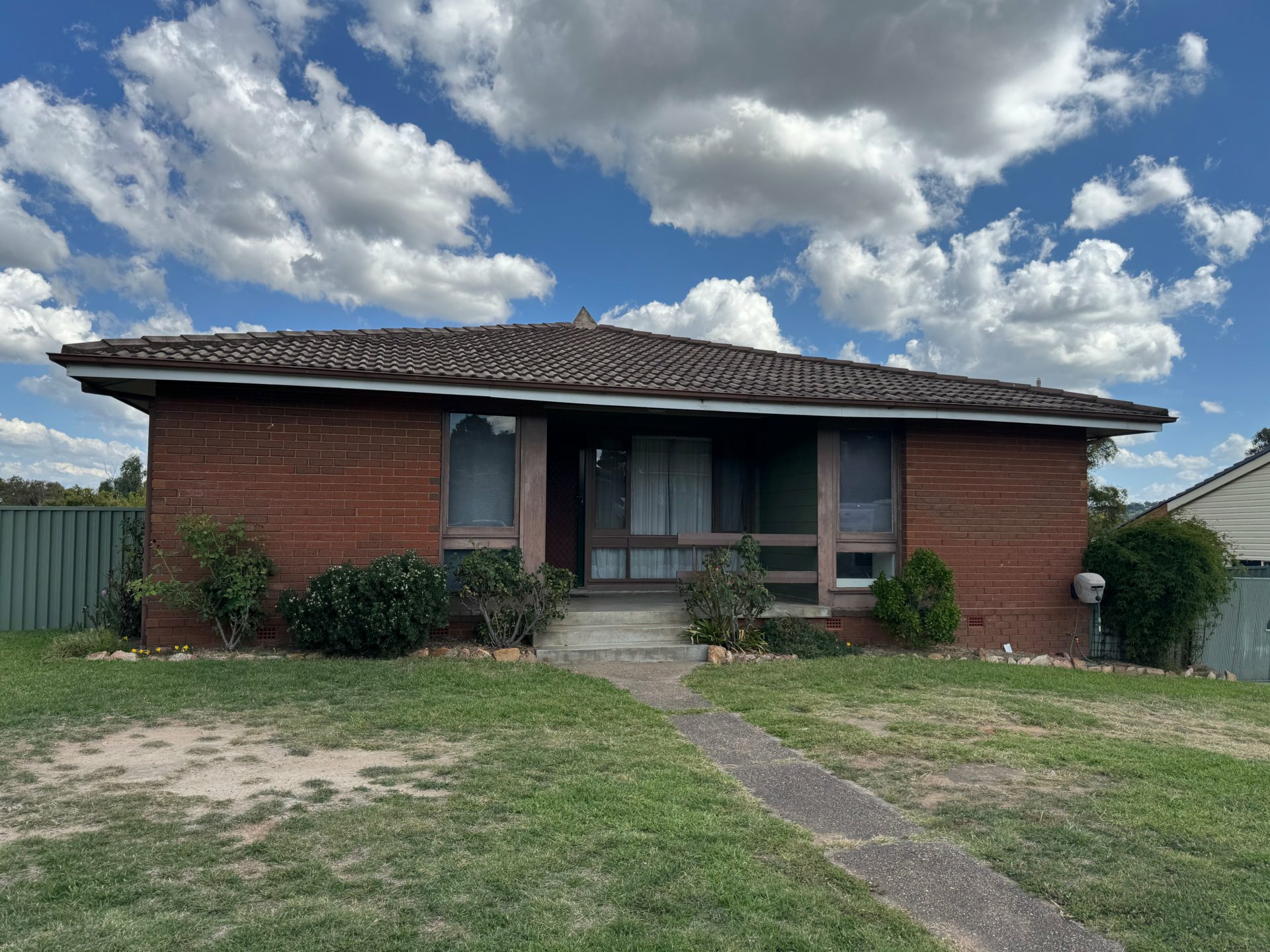 4 Bassett Drive, WEST BATHURST