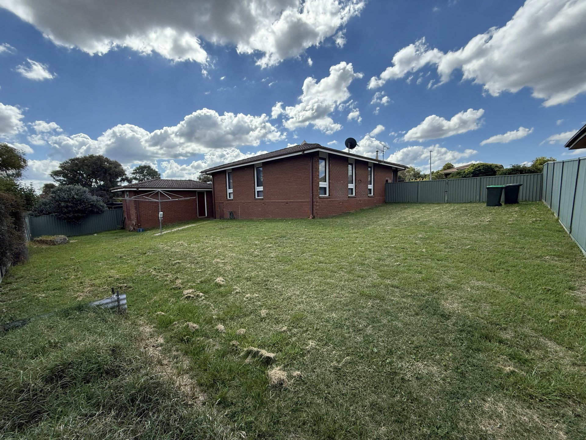 4 Bassett Drive, WEST BATHURST