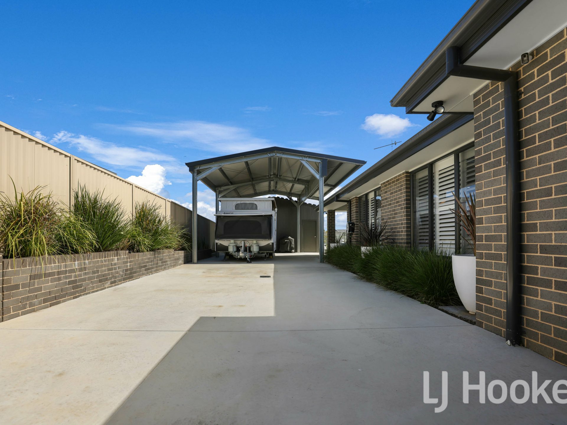 27 Dovey Drive, KELSO