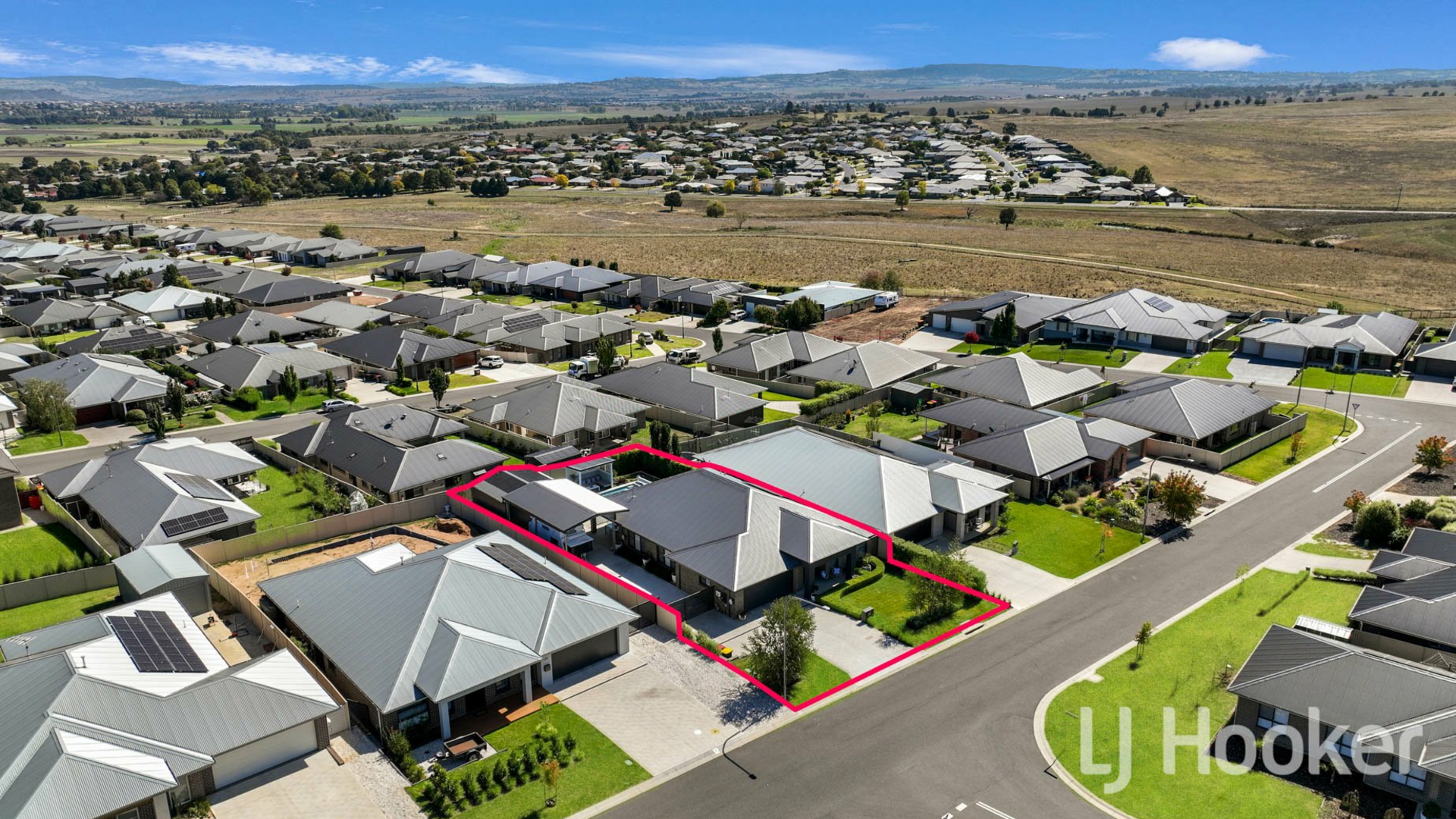 27 Dovey Drive, KELSO