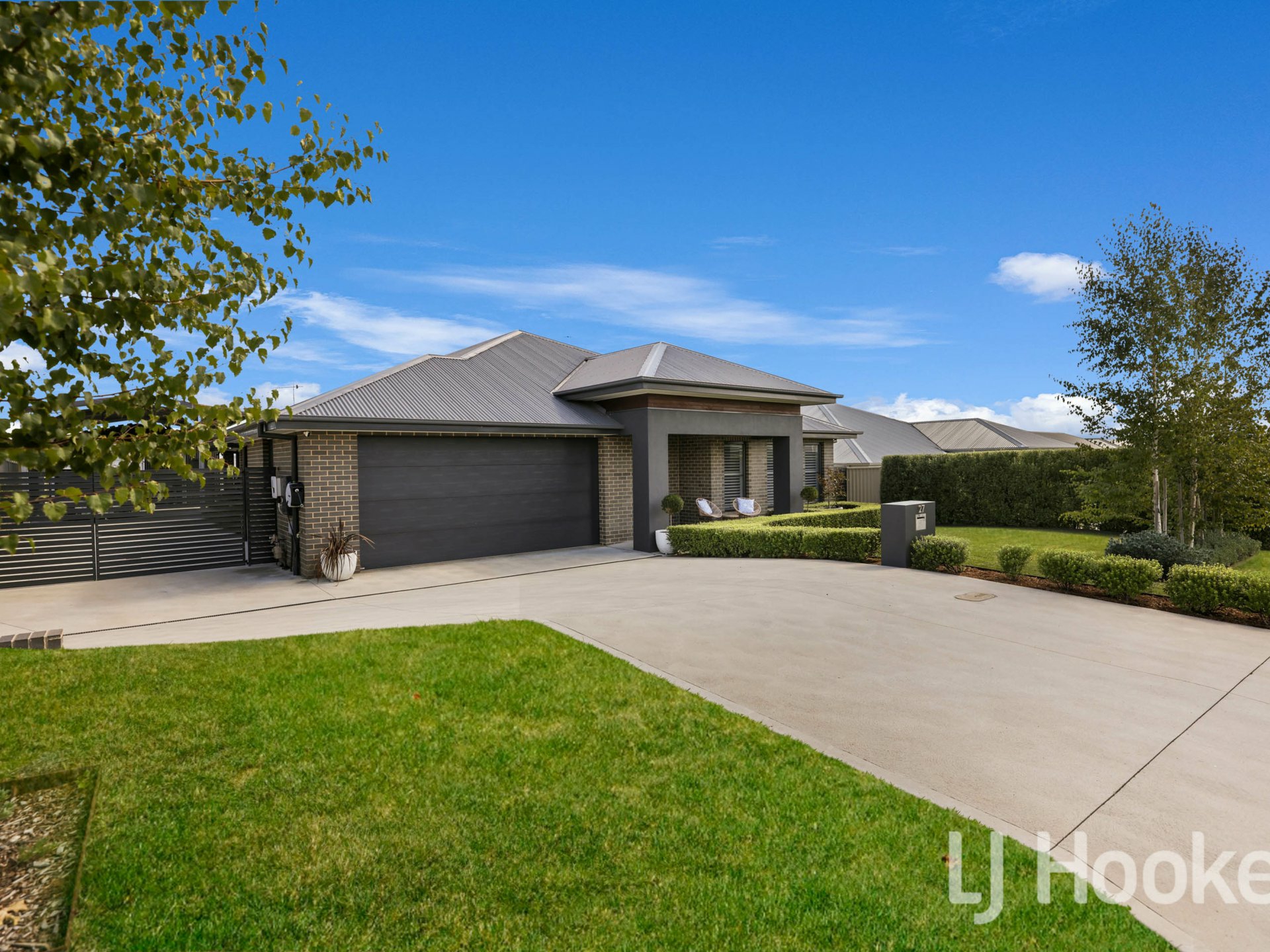 27 Dovey Drive, KELSO