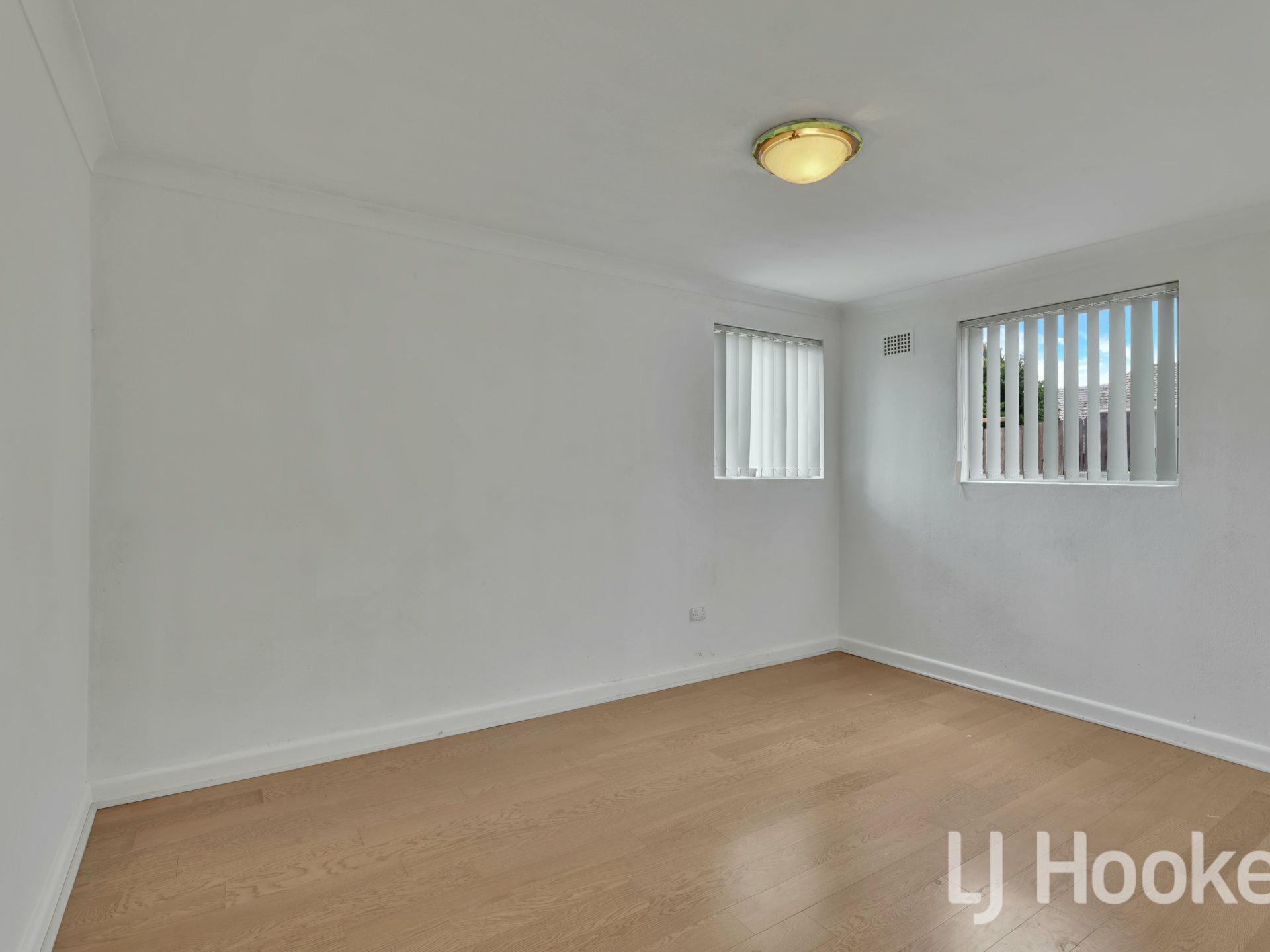 8 Loftus Street, BATHURST