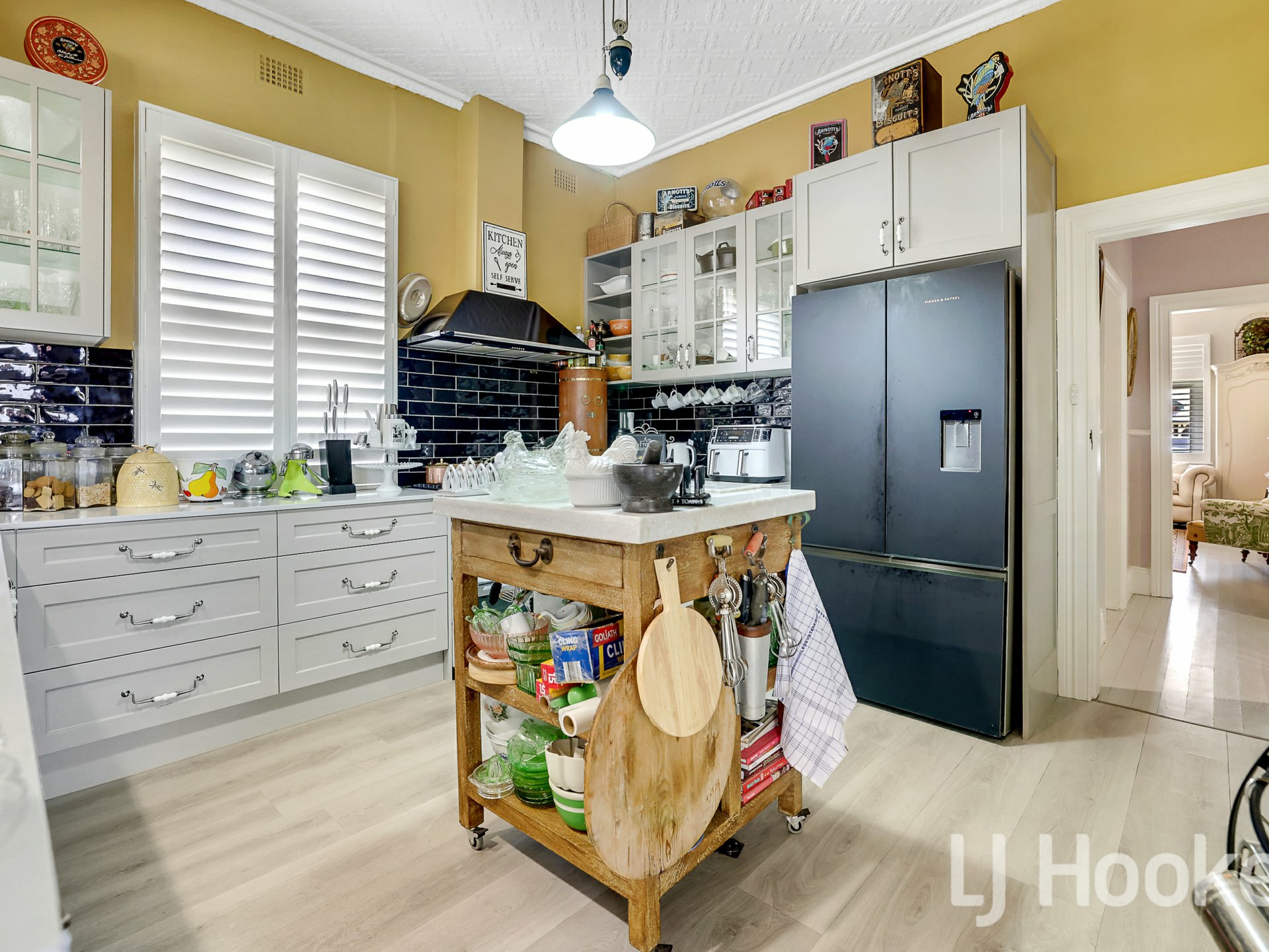 10 Ophir Street — photo 3 of 23
