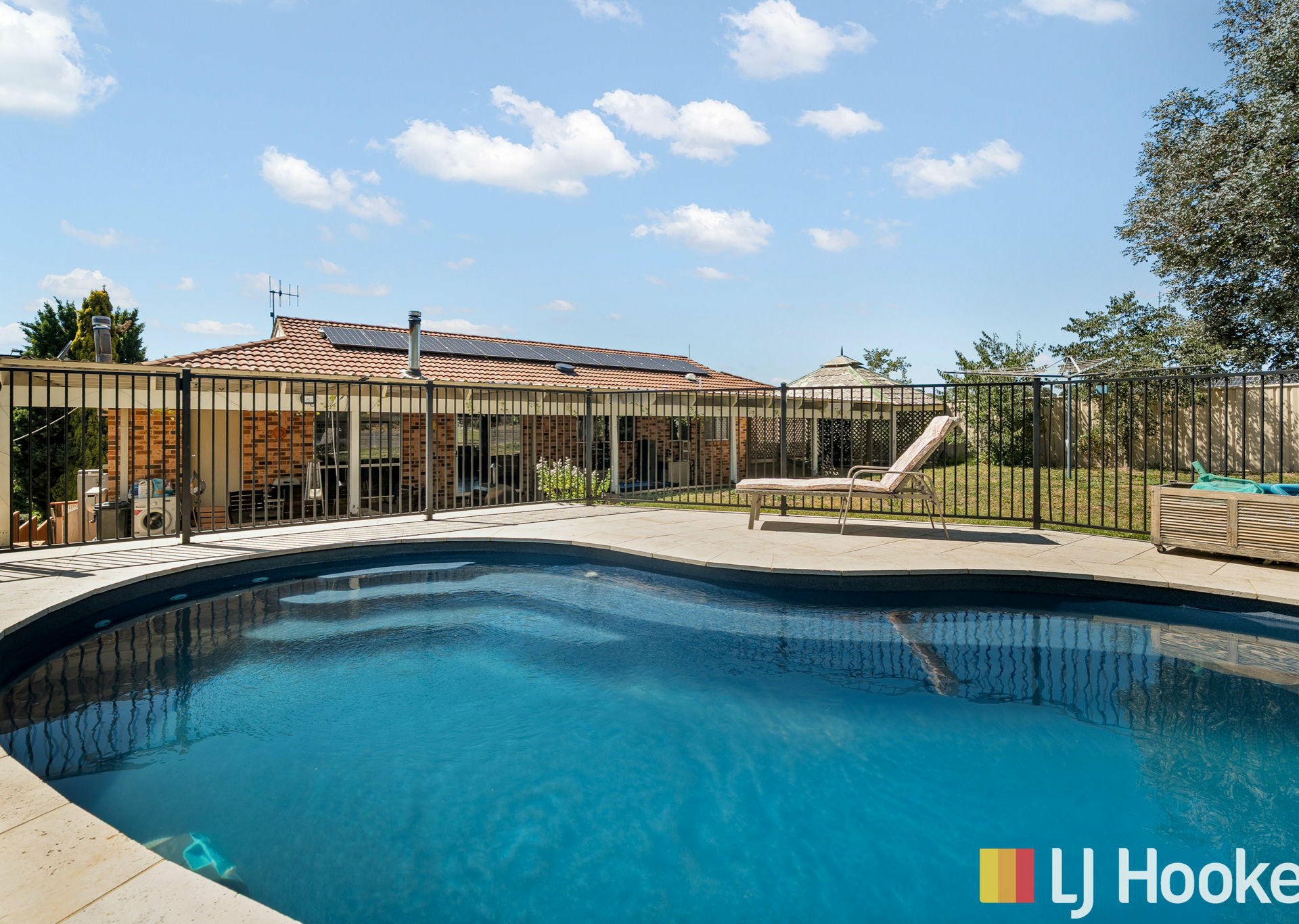 6 Lorimer Street — photo from LJ Hooker Bathurst