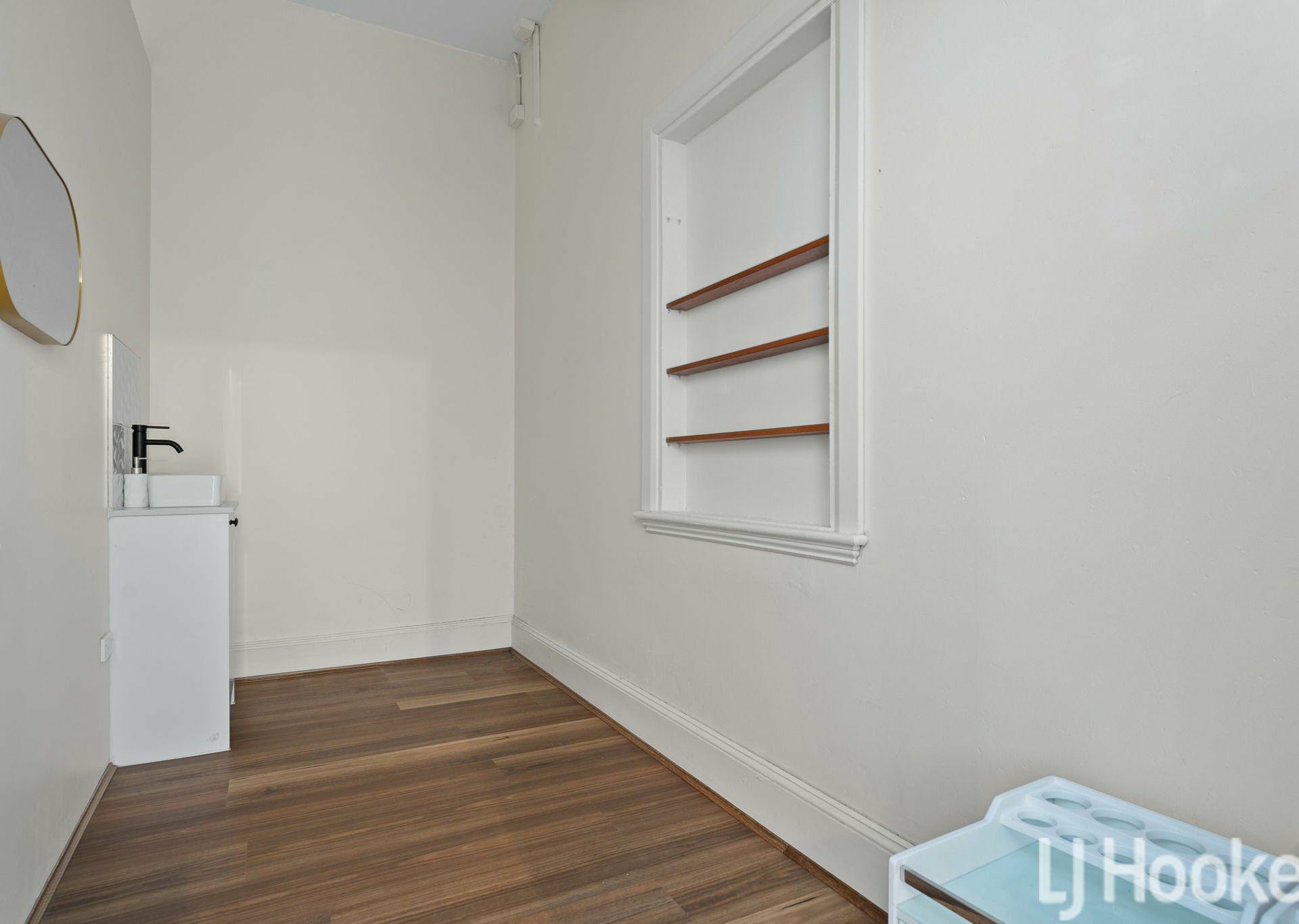 200 Howick Street — photo 7 of 15