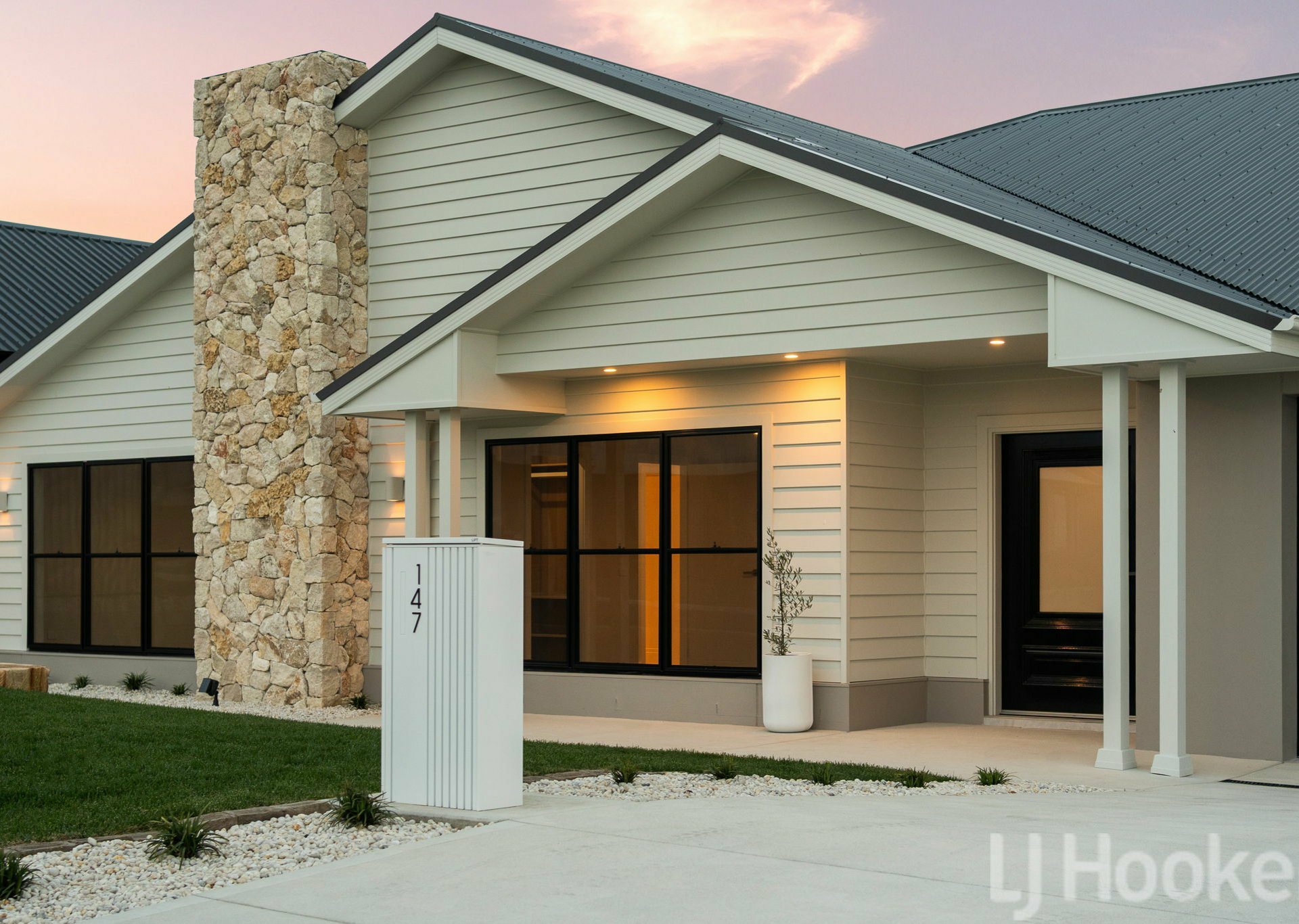 147 Graham Drive — photo 2 of 21