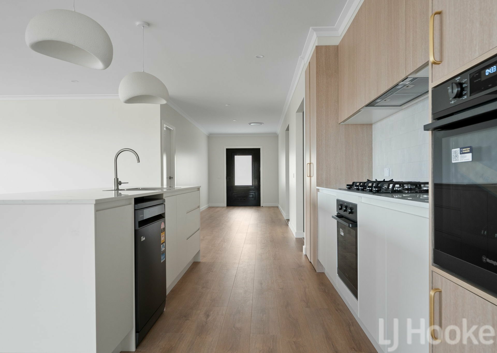 147 Graham Drive — photo 4 of 21