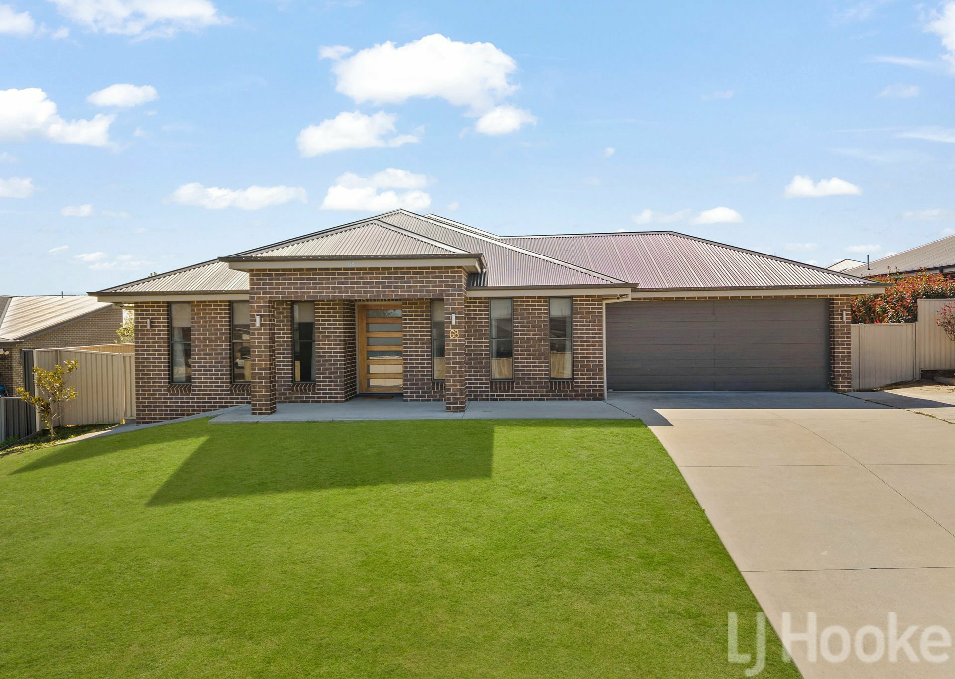 68 Wentworth Drive — photo from LJ Hooker Bathurst