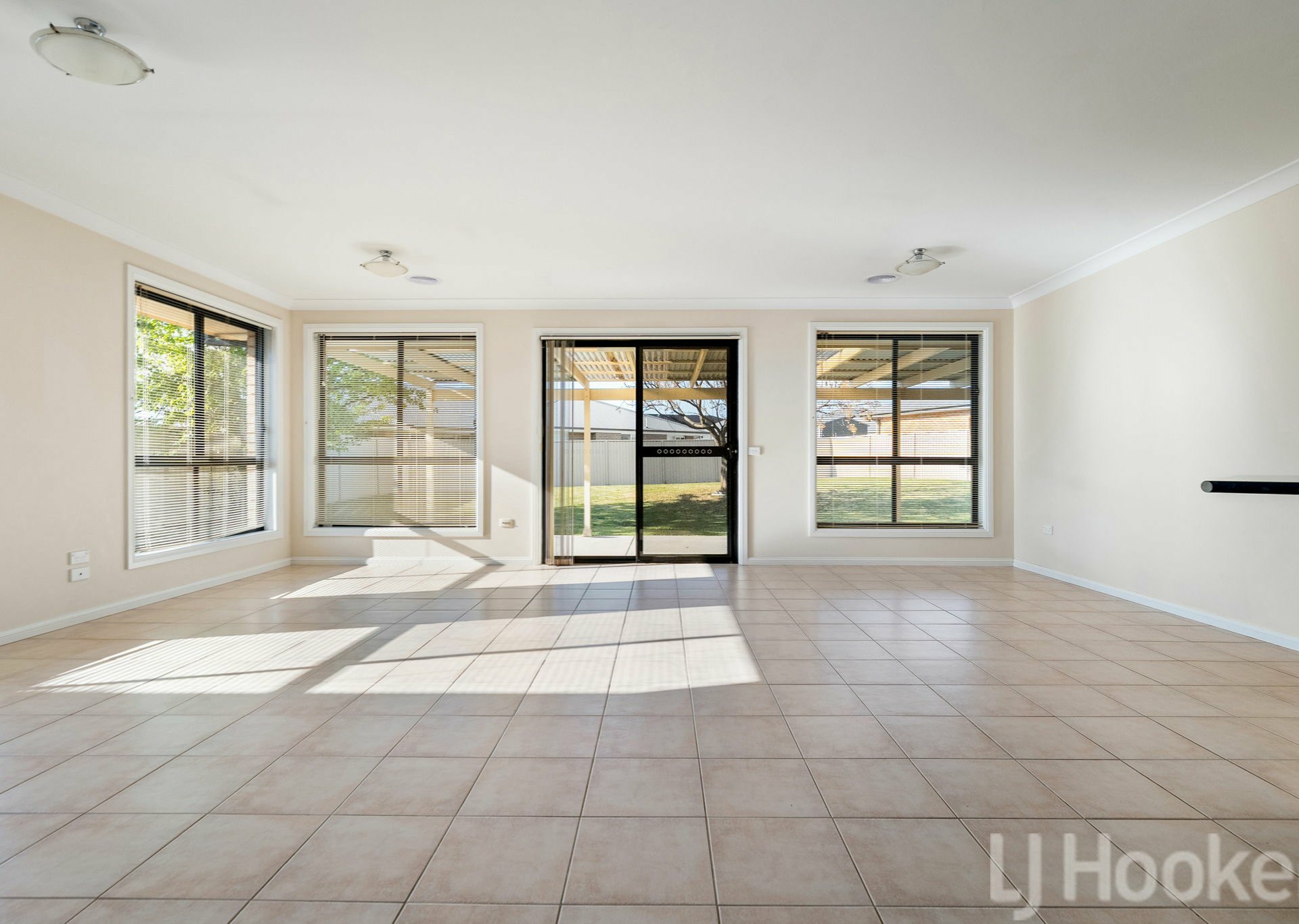 9 Willot Close — photo 5 of 20