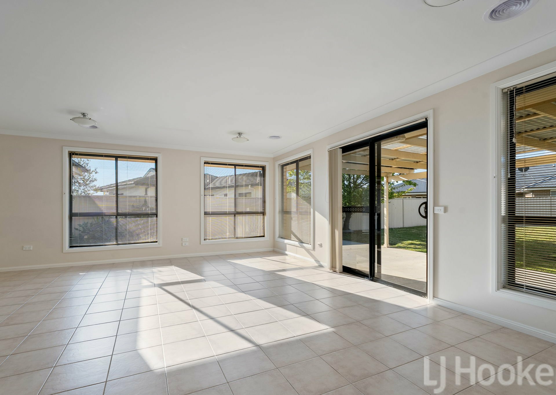 9 Willot Close — photo 6 of 20