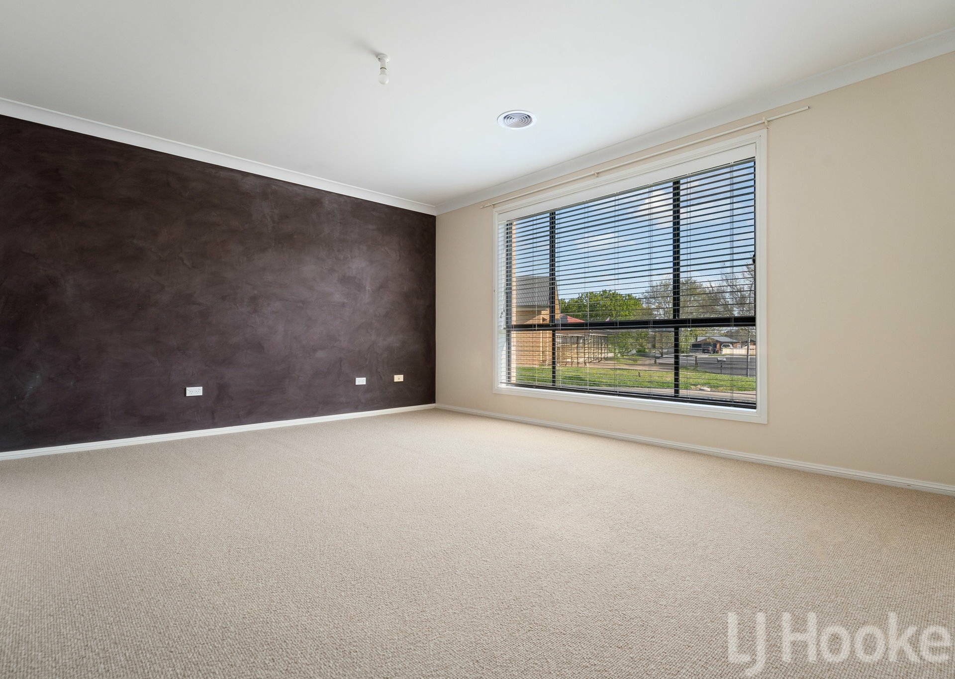 9 Willot Close — photo 8 of 20