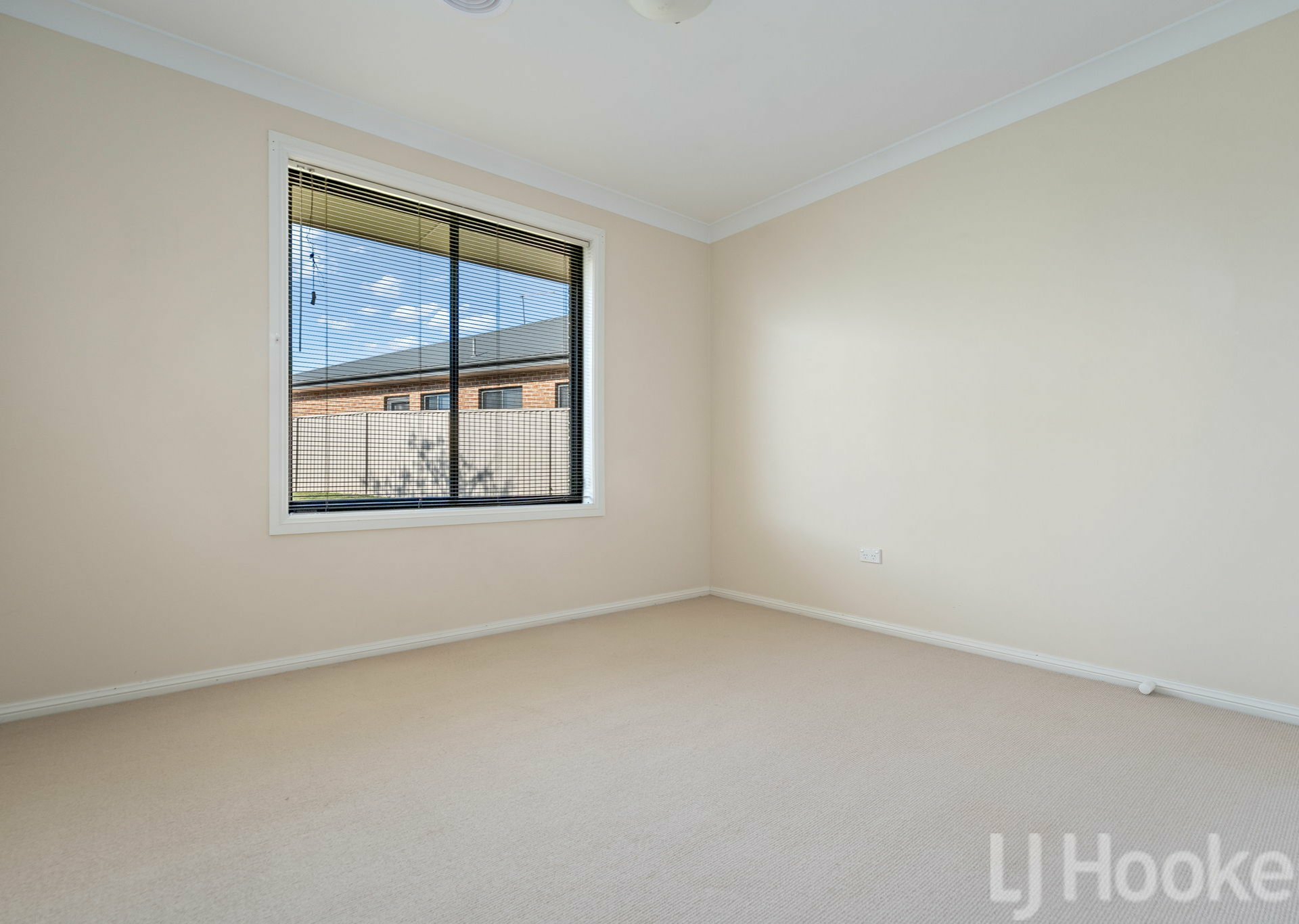 9 Willot Close — photo 12 of 20
