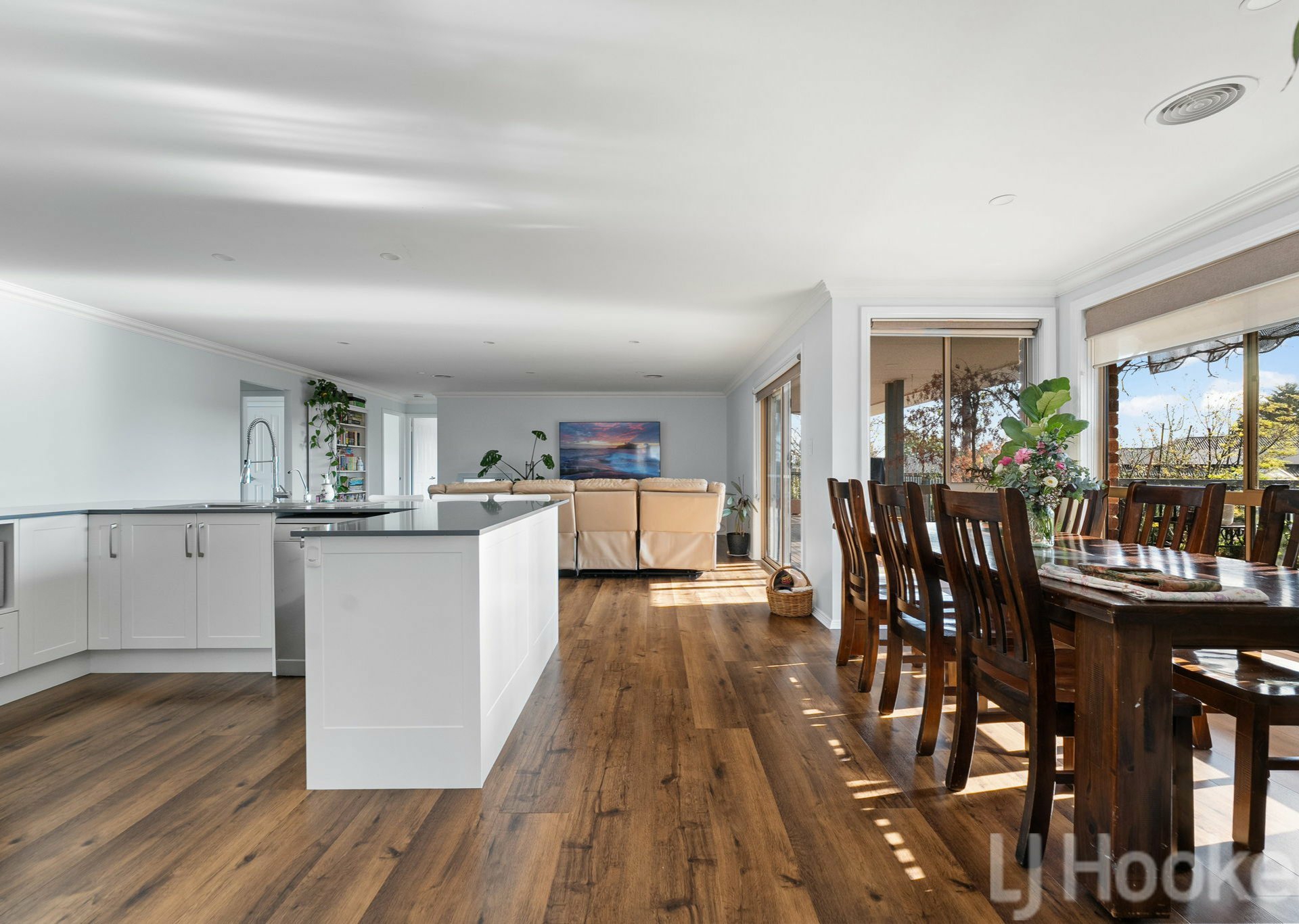 5 Sapphire Cresent — photo 4 of 24