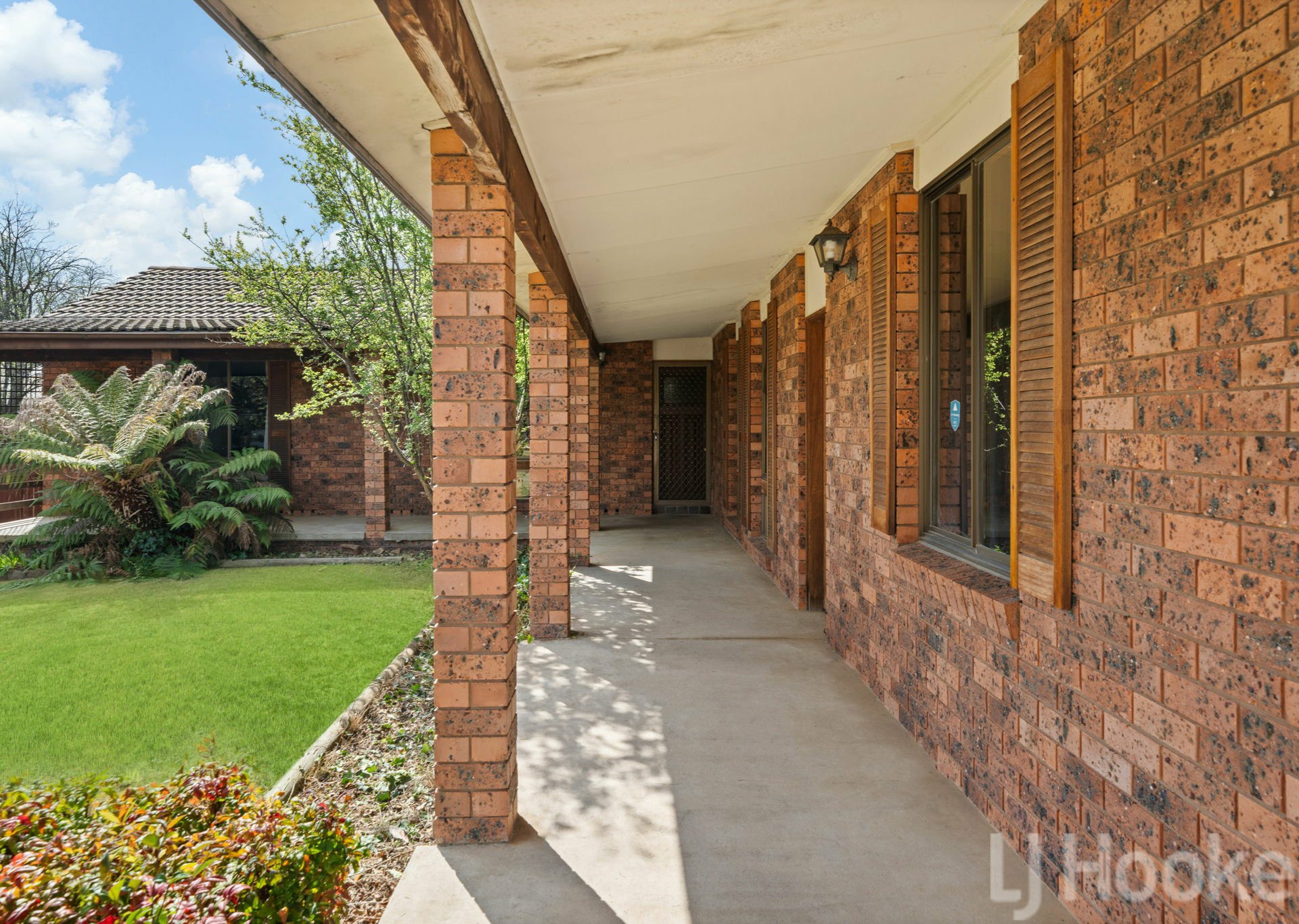 16 Tareena Avenue — photo 3 of 17