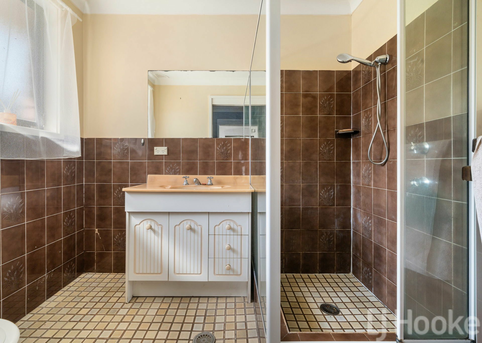 16 Tareena Avenue — photo 13 of 17