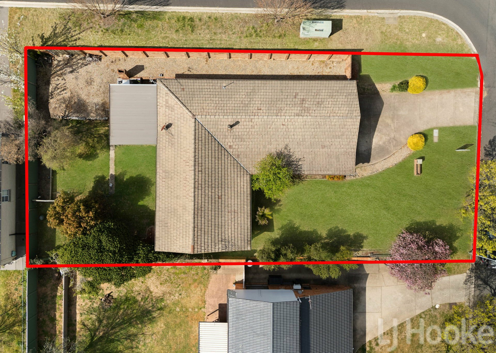 16 Tareena Avenue — photo 16 of 17