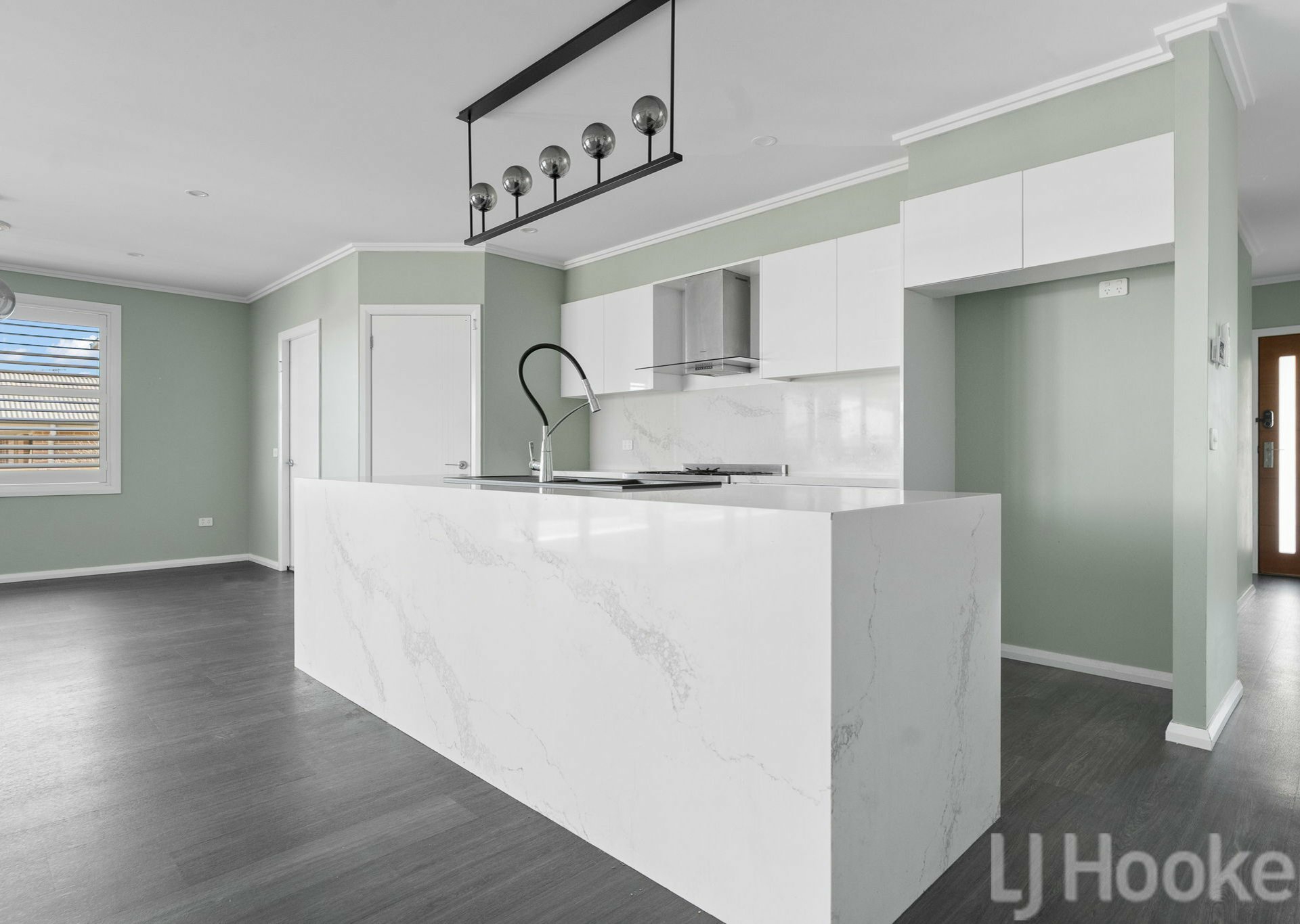65 Graham Drive — photo 2 of 21