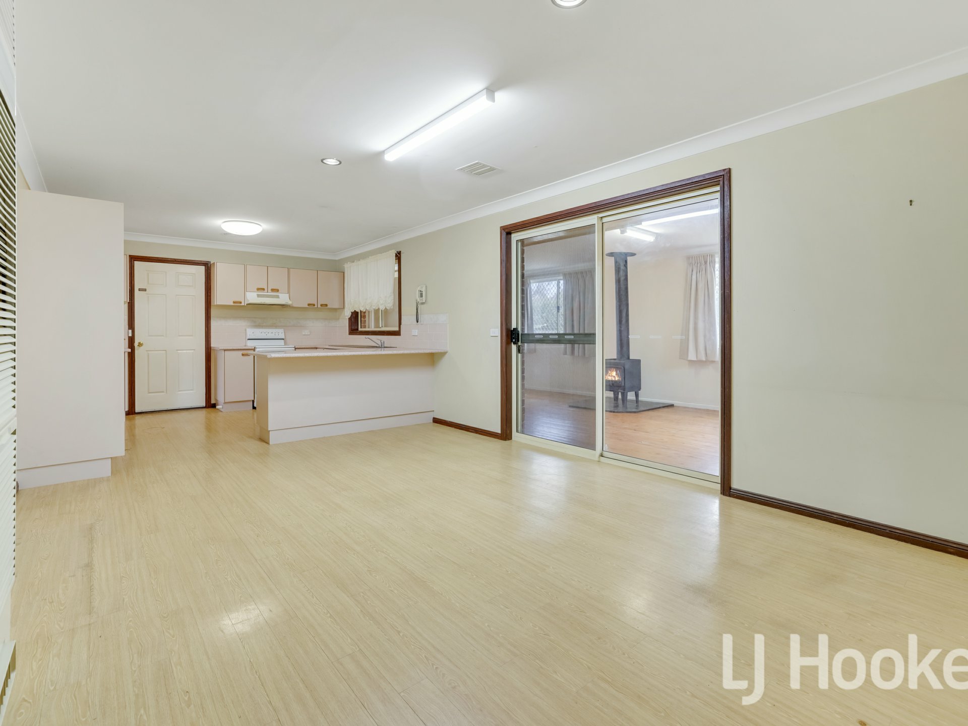 1 Wentworth Drive — photo 4 of 10