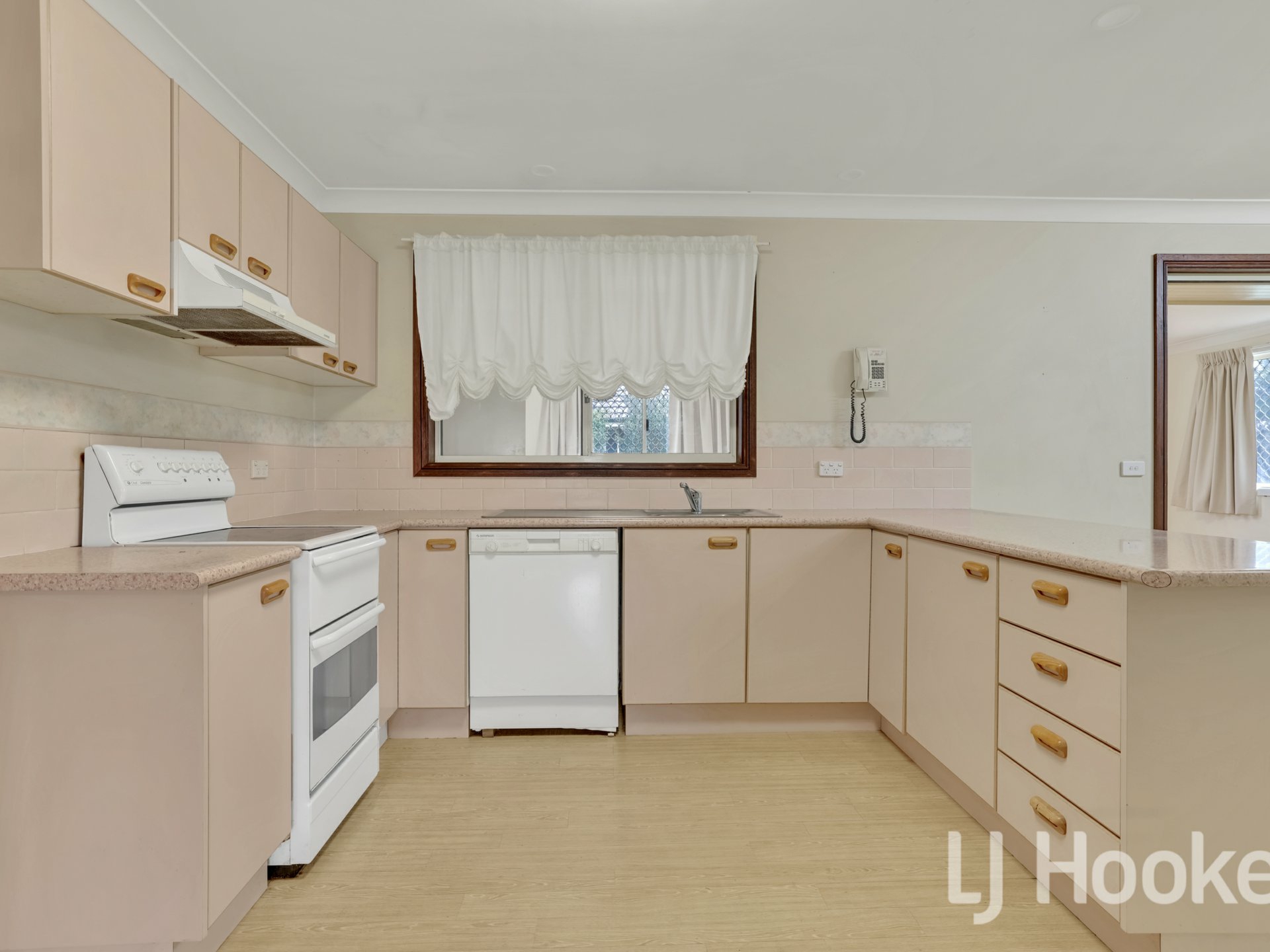 1 Wentworth Drive — photo 5 of 10