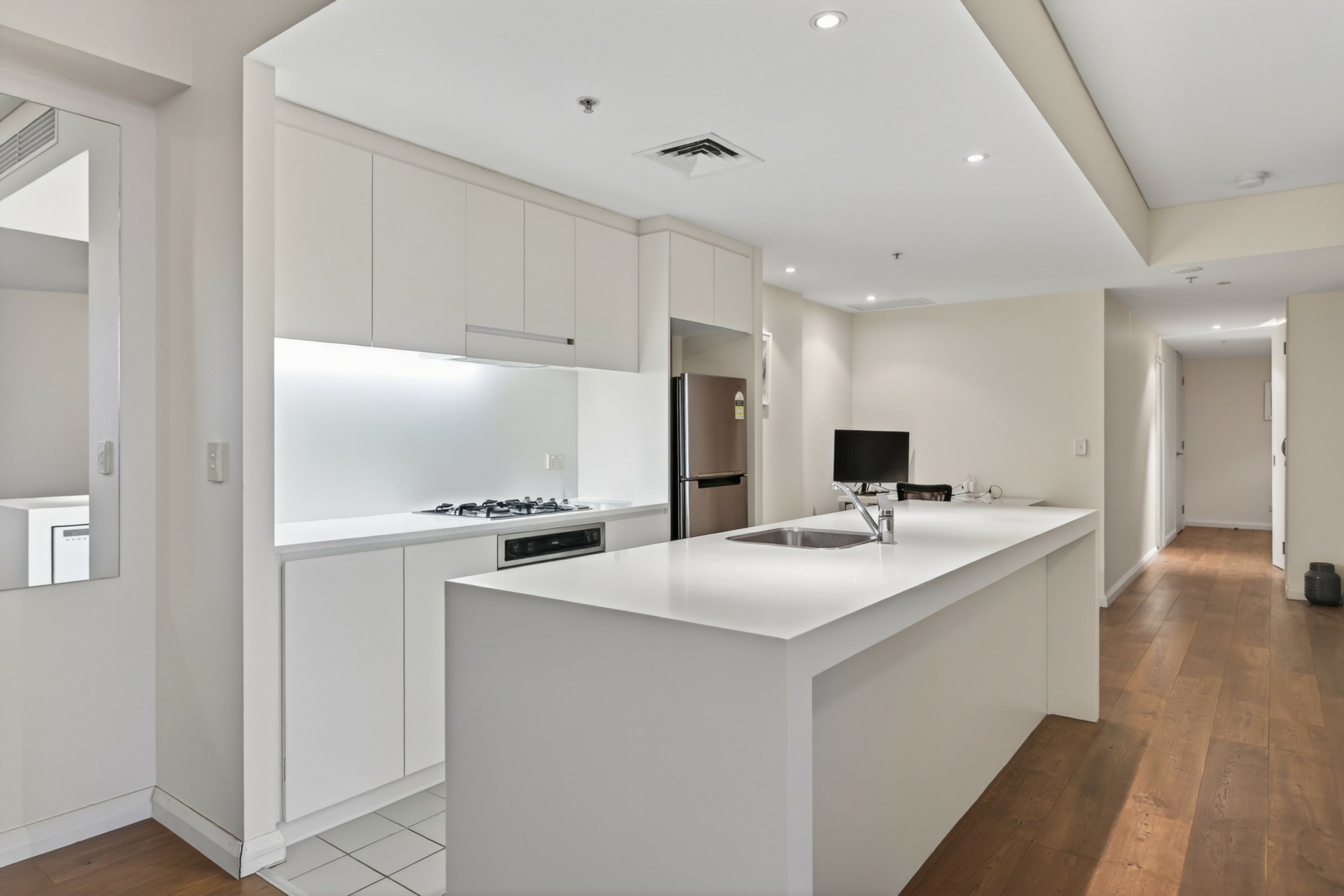 509/35 Shelley Street — photo 9 of 19