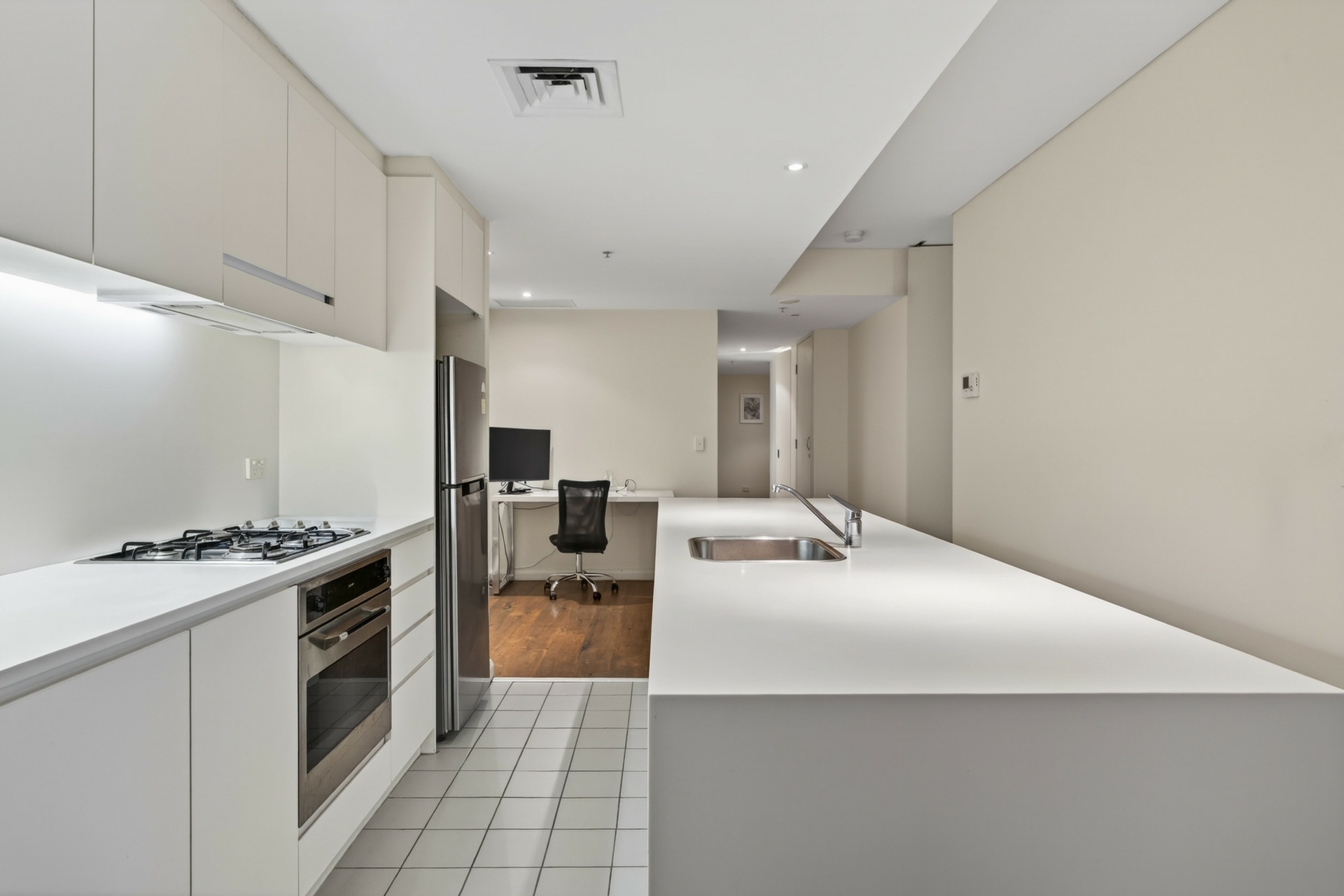 509/35 Shelley Street — photo 11 of 19