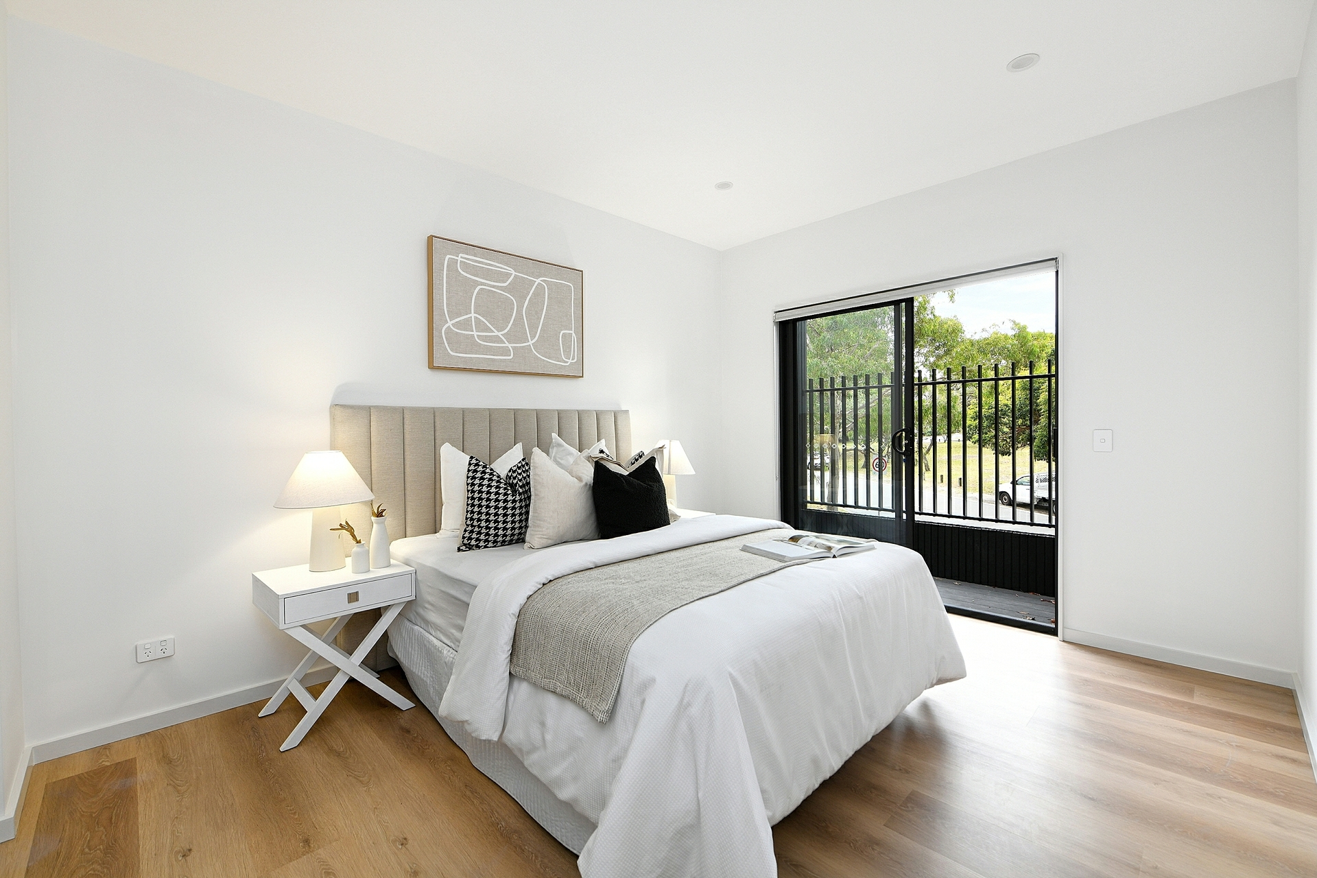 36 Hincks Street — photo 8 of 12