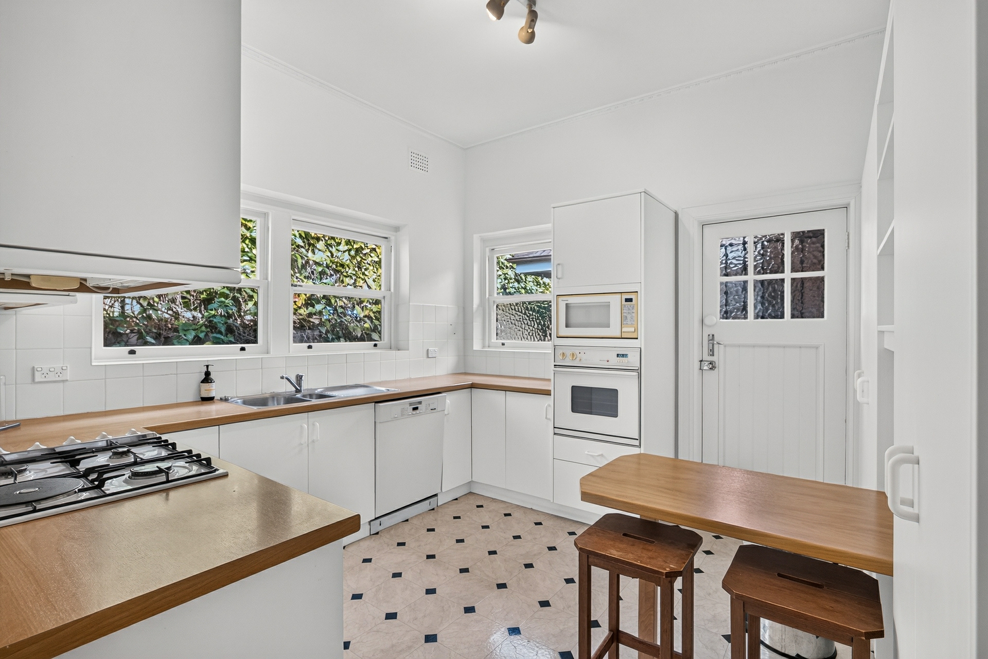 4/31 Fairfax Road — photo 11 of 14