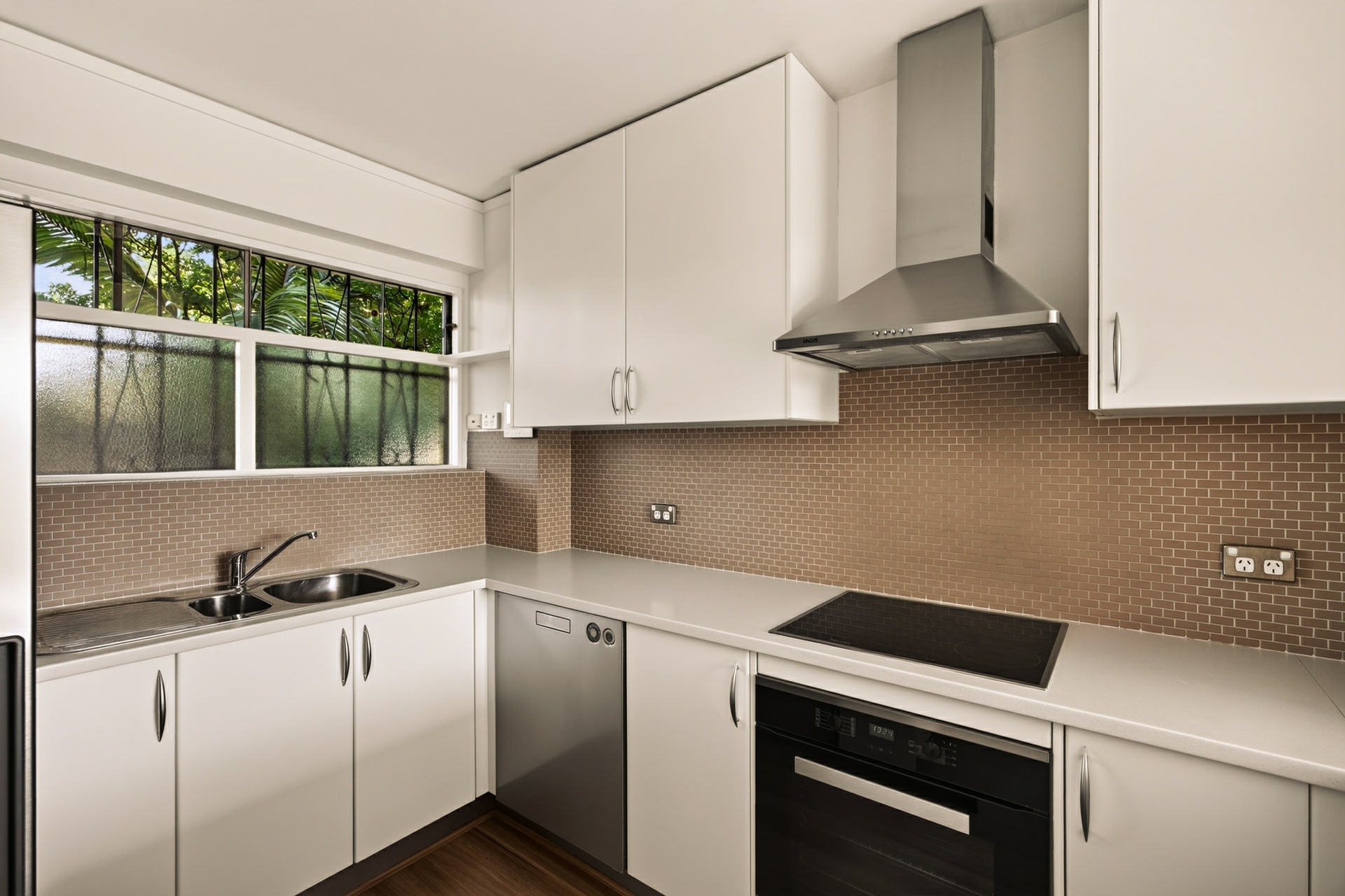15/21 Manning Road — photo 6 of 16