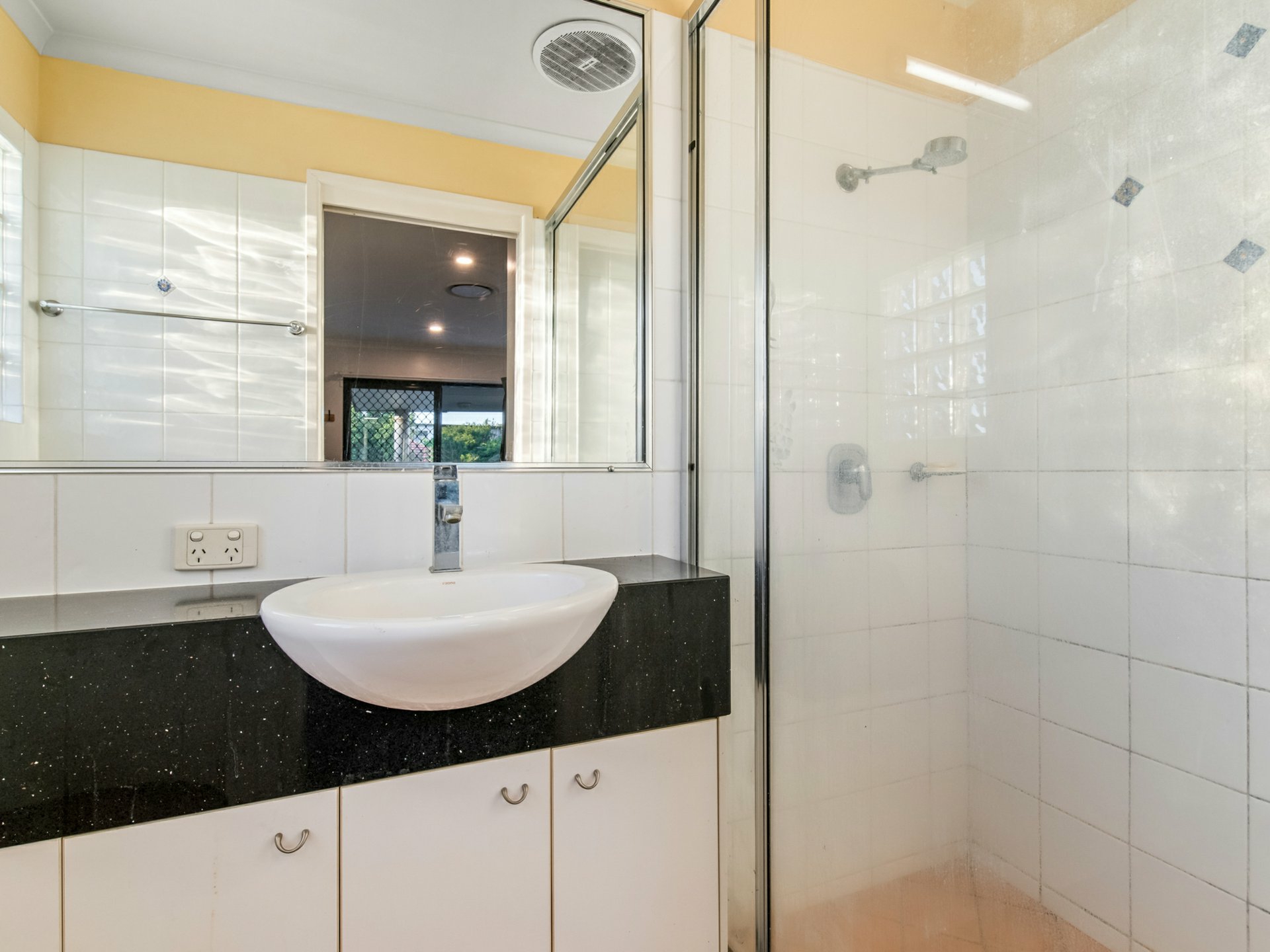 1/260 Sir Fred Schonell Drive, ST LUCIA