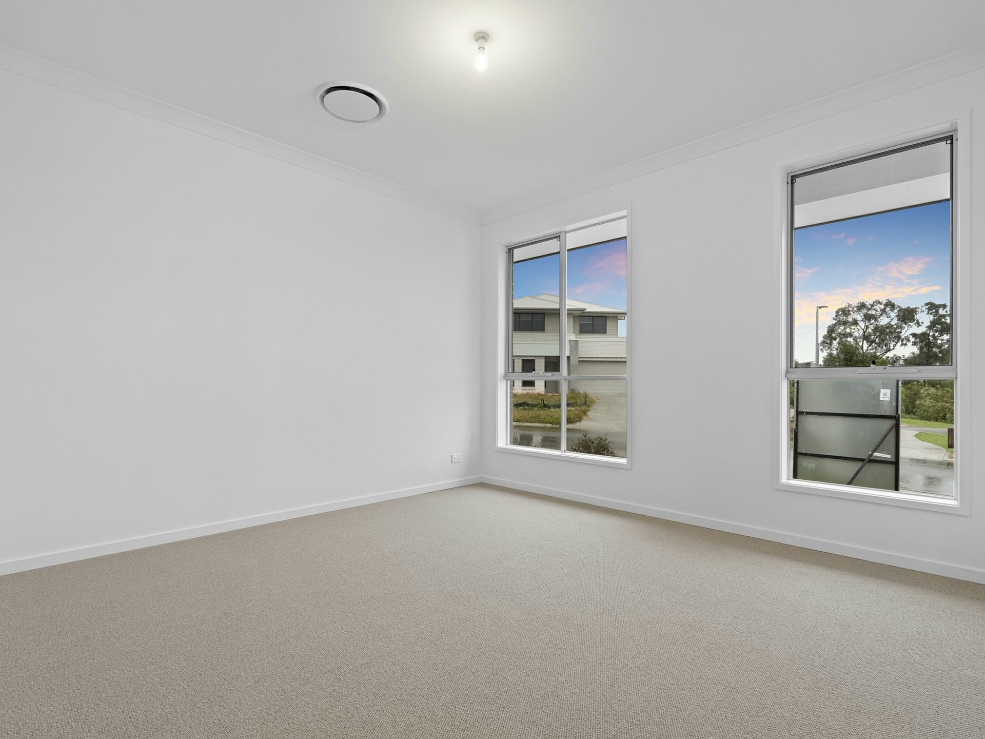 11-13 Regents cresent, YARRABILBA