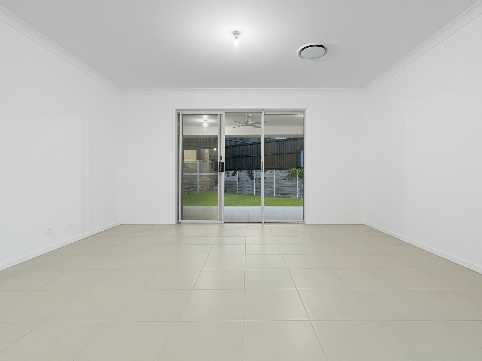 11-13 Regents cresent, YARRABILBA