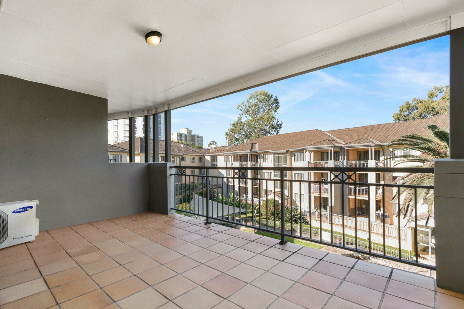 53/139 Macquarie Street — photo 5 of 14