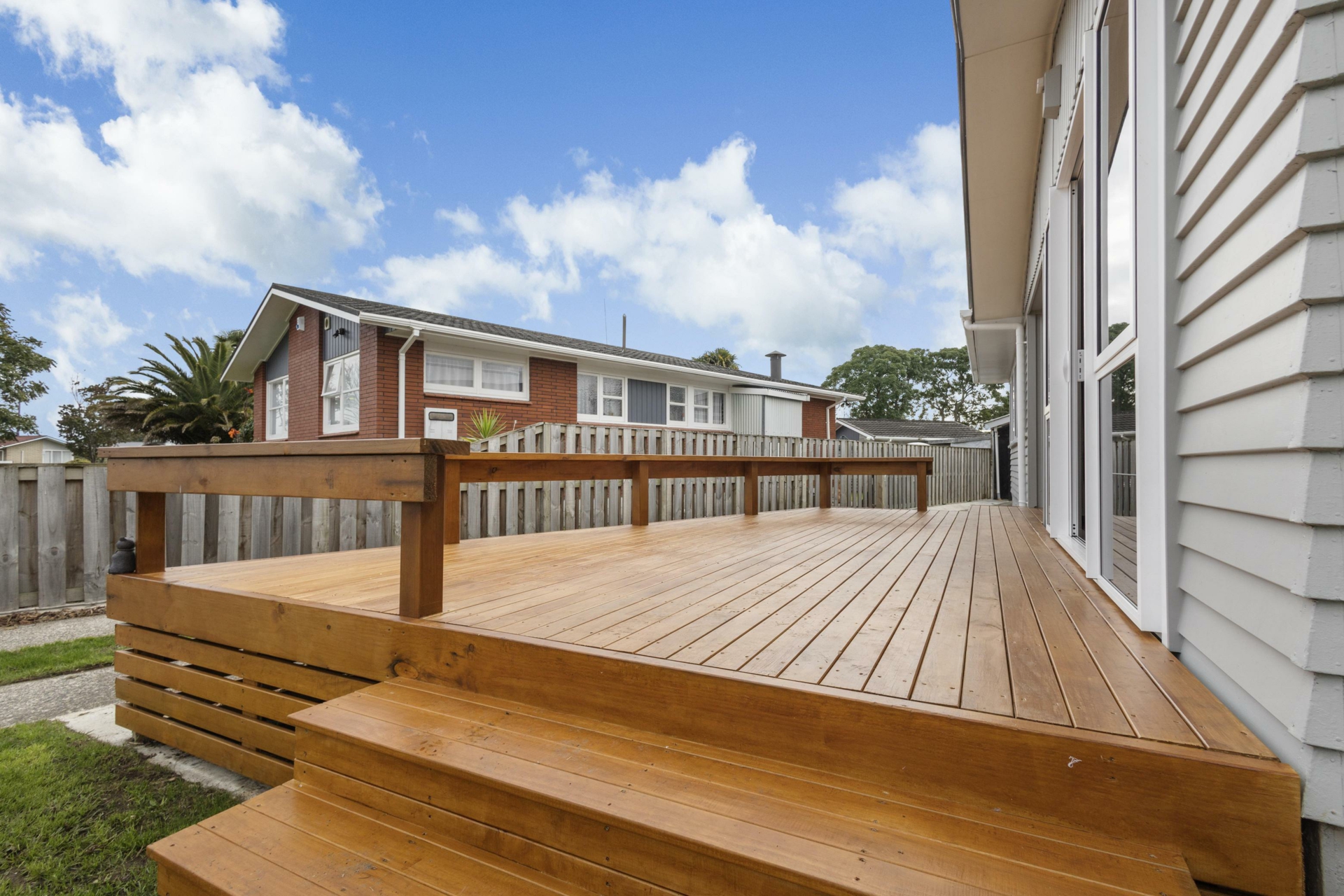 34 Rhonda Avenue, DEANWELL