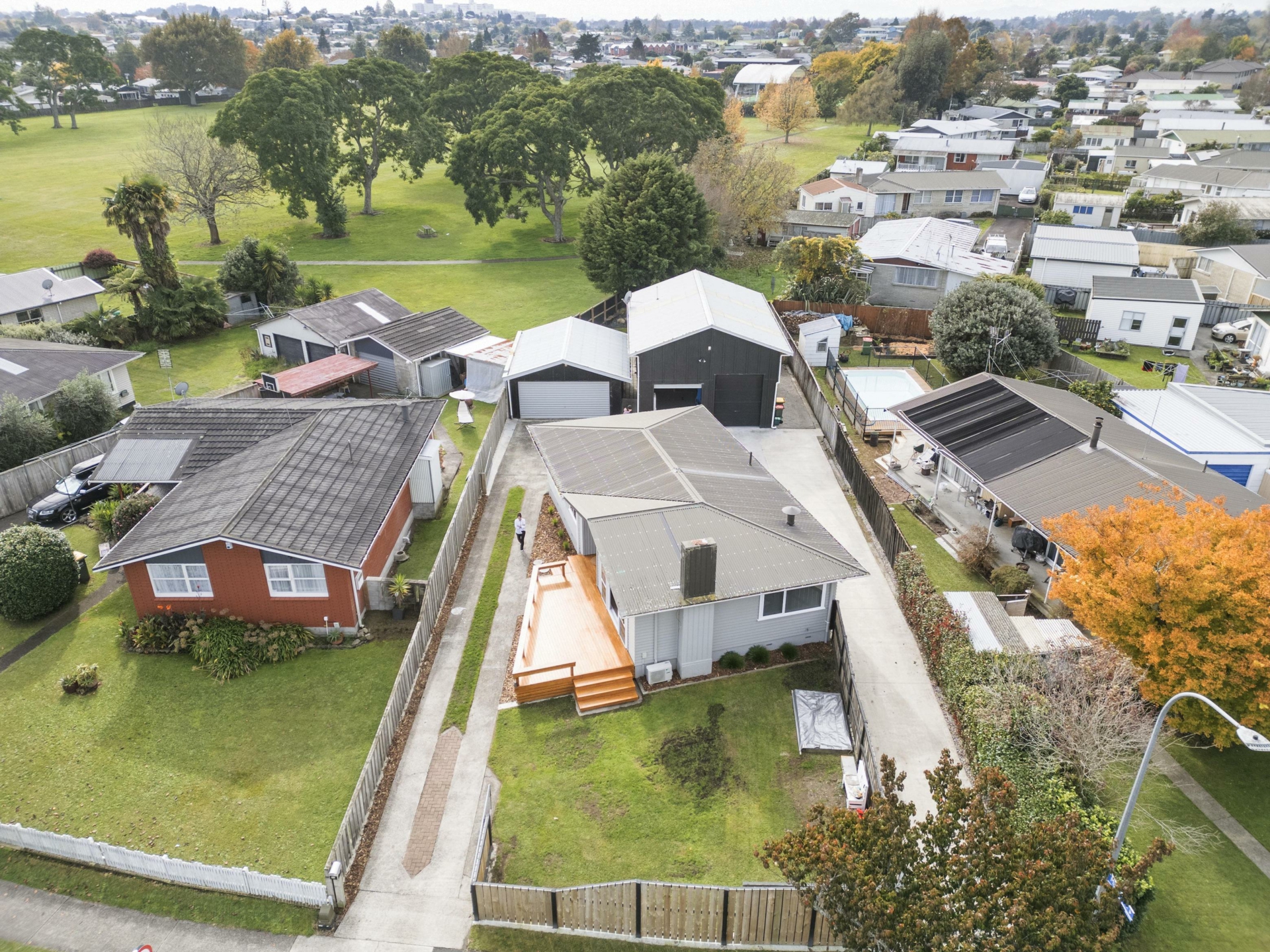 34 Rhonda Avenue, DEANWELL